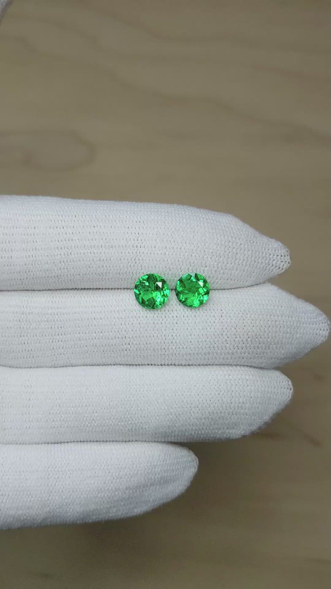 2.11&nbsp;Ct.Tw.Total Carat Weight Emerald Pair from Zambia Size Video