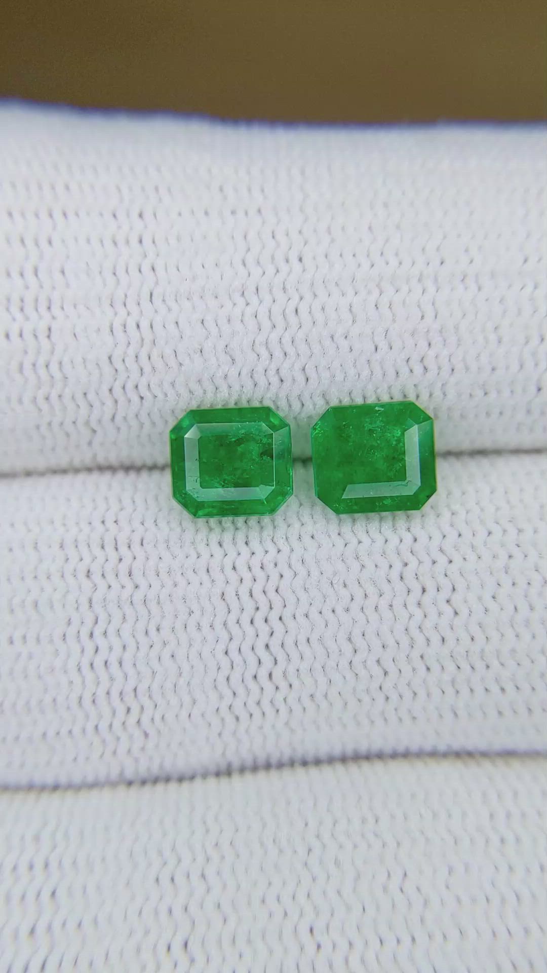 2.06 Ct.Tw.Total Carat Weight Emerald Pair from Colombia Size Video