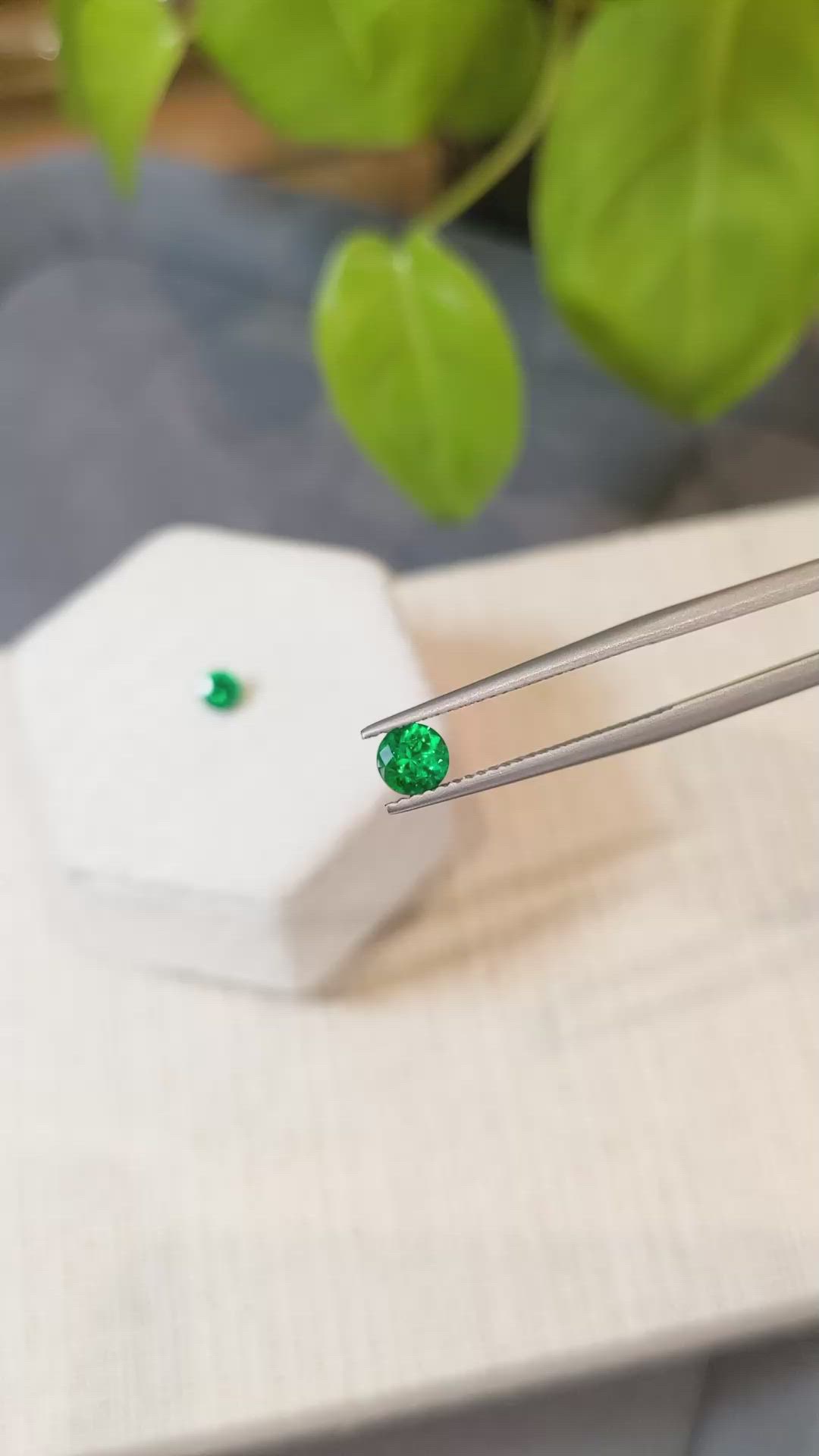 0.78&nbsp;Ct.Tw.Total Carat Weight Emerald Pair from Zambia Size Video