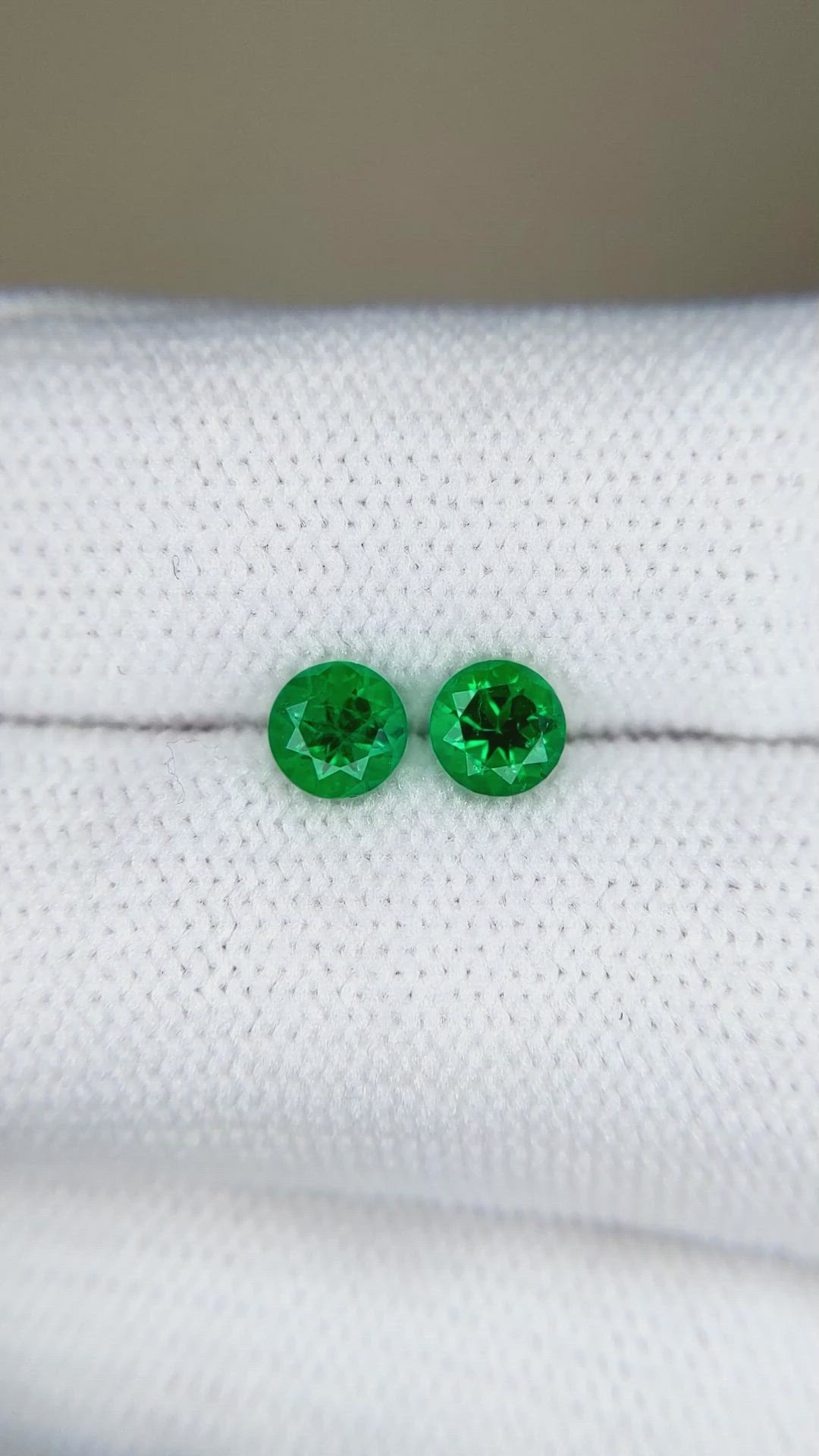 0.78&nbsp;Ct.Tw.Total Carat Weight Emerald Pair from Zambia Size Video