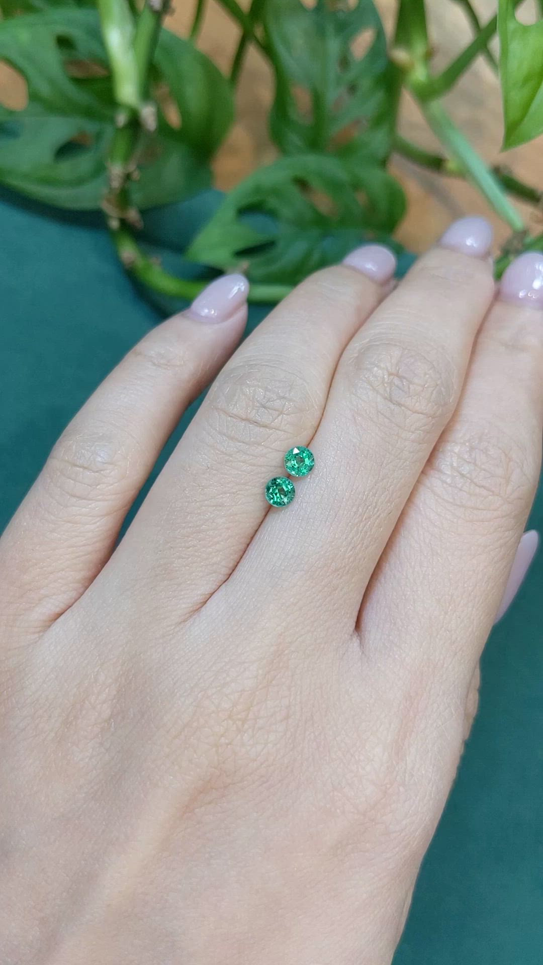 0.49&nbsp;Ct.Tw.Total Carat Weight Emerald Pair from Zambia Size Video