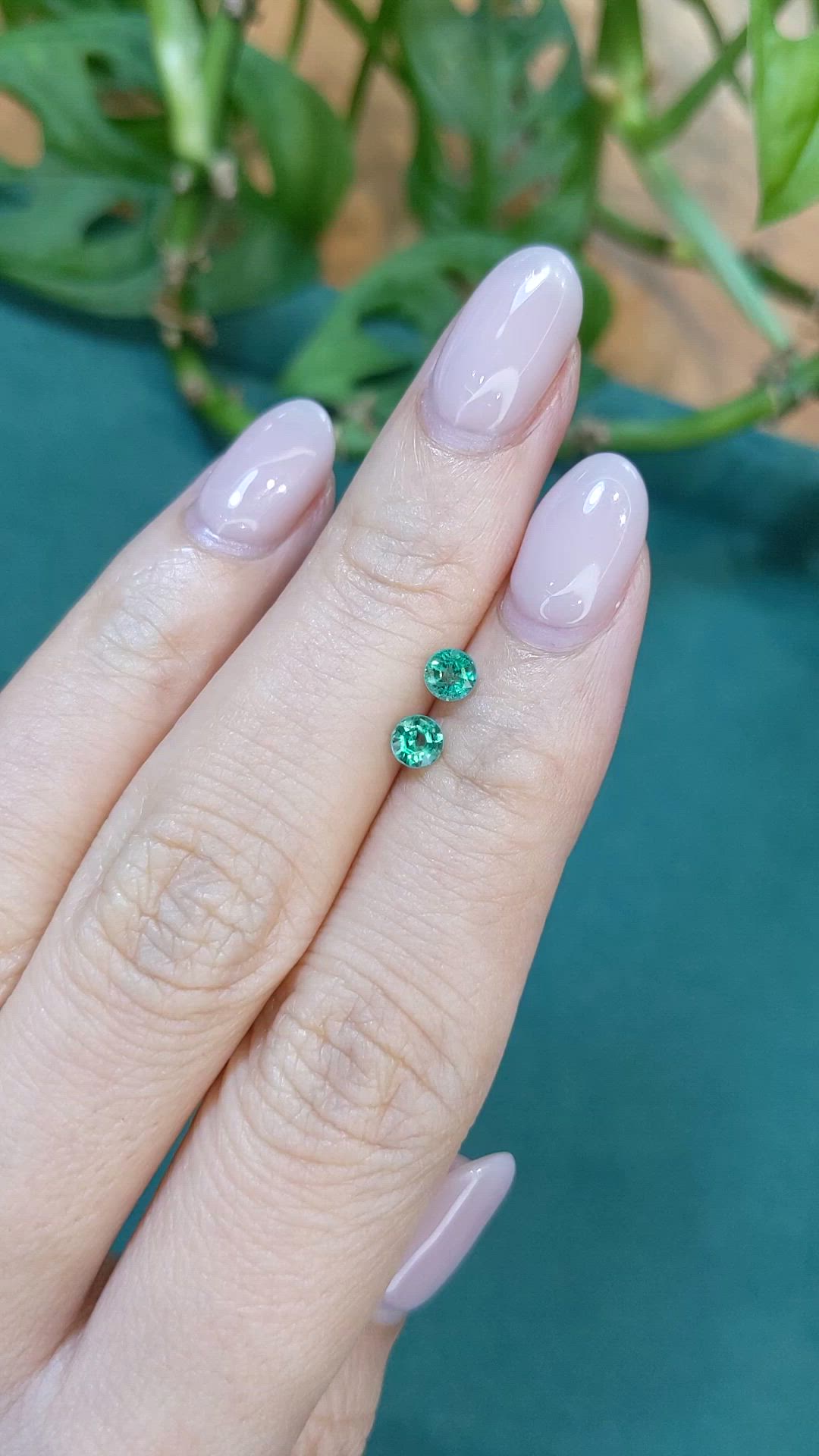 0.49&nbsp;Ct.Tw.Total Carat Weight Emerald Pair from Zambia Size Video