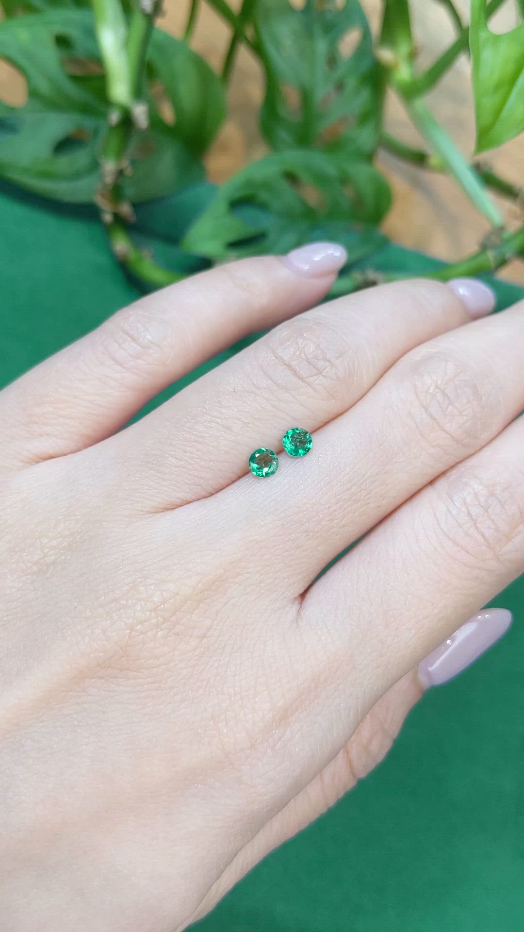 0.34&nbsp;Ct.Tw.Total Carat Weight Emerald Pair from Zambia Size Video