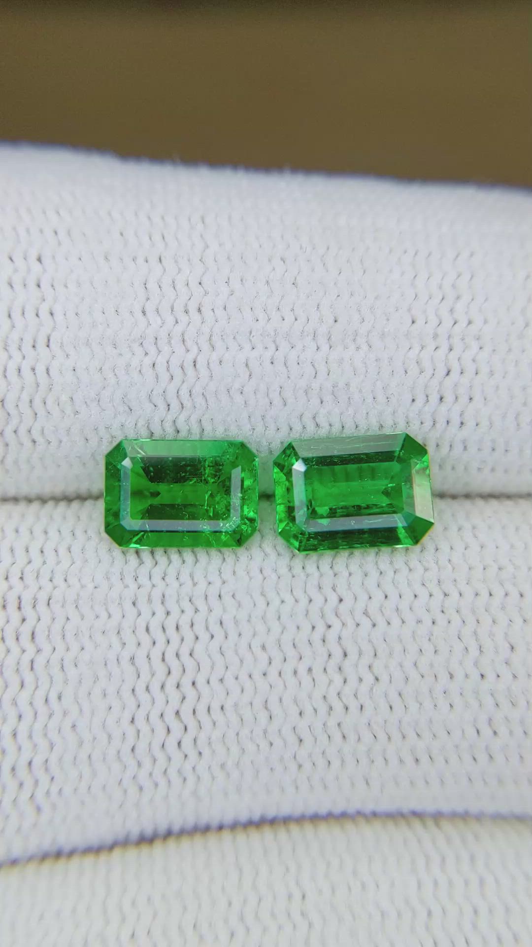 2.19&nbsp;Ct.Tw.Total Carat Weight Emerald Pair from Colombia Size Video