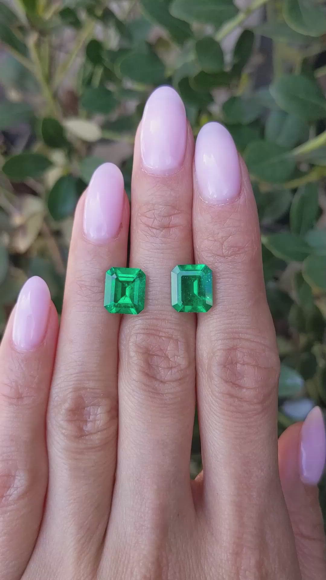 5.35 Ct.Tw.Total Carat Weight Emerald Pair from Colombia - Muzo Size Video