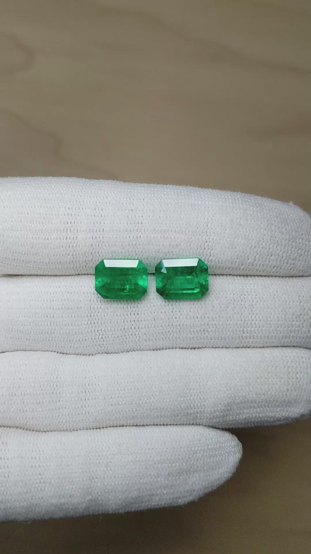 6.23&nbsp;Ct.Tw.Total Carat Weight Emerald Pair from Colombia Size Video