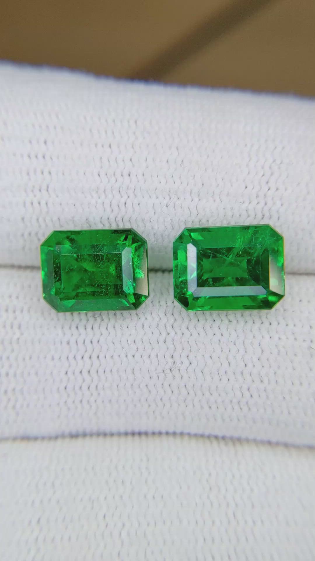 6.84&nbsp;Ct.Tw.Total Carat Weight Emerald Pair from Zambia Size Video
