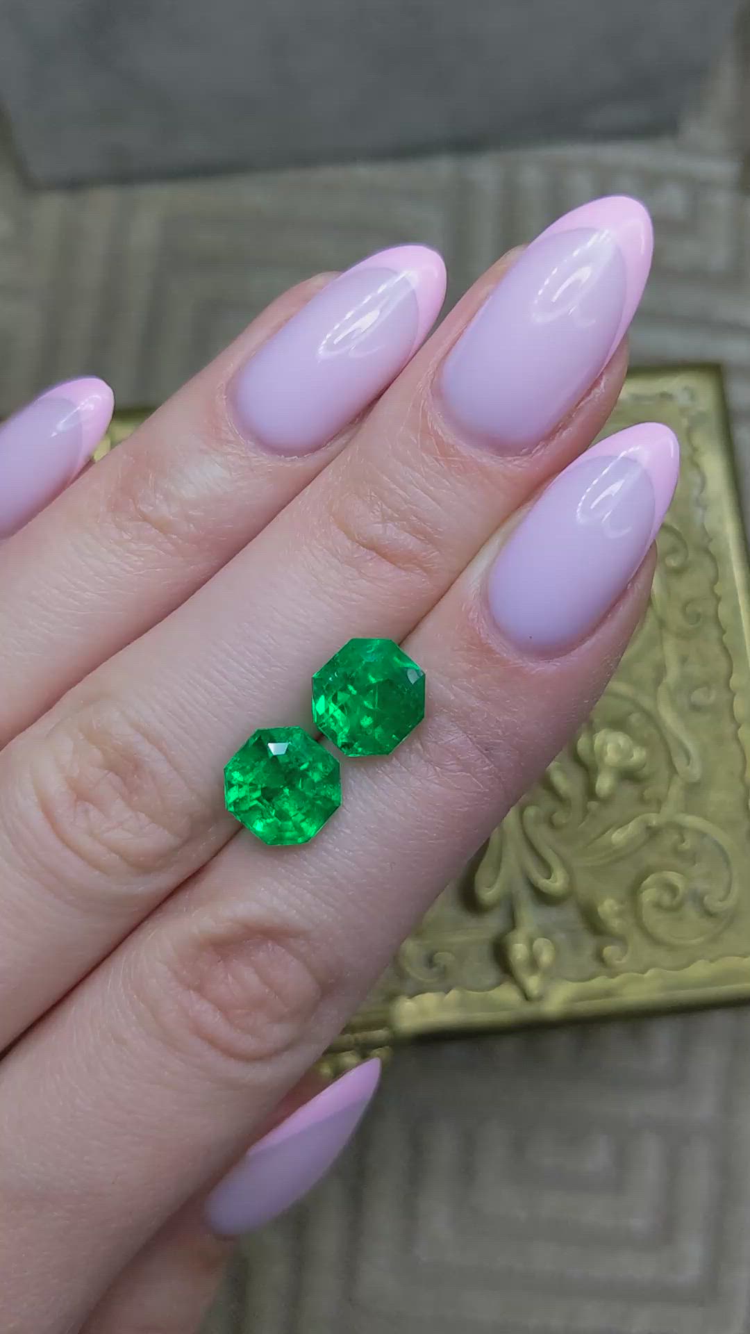 6.99&nbsp;Ct.Tw.Total Carat Weight Emerald Pair from Colombia Size Video