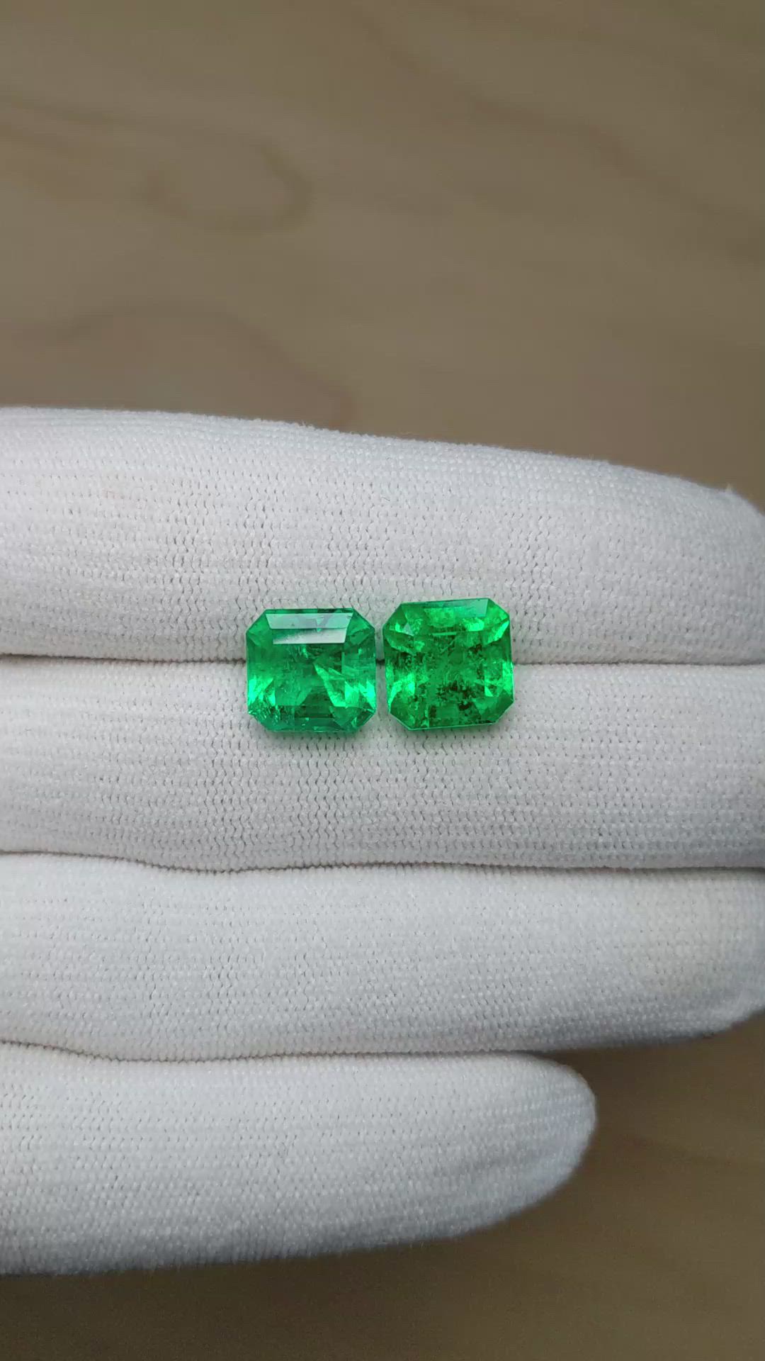 9.12&nbsp;Ct.Tw.Total Carat Weight Emerald Pair from Colombia Size Video