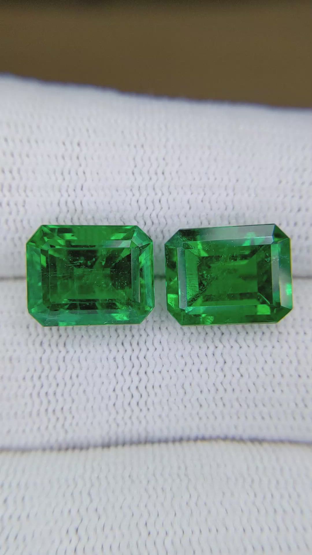 10.68&nbsp;Ct.Tw.Total Carat Weight Emerald Pair from Zambia Size Video