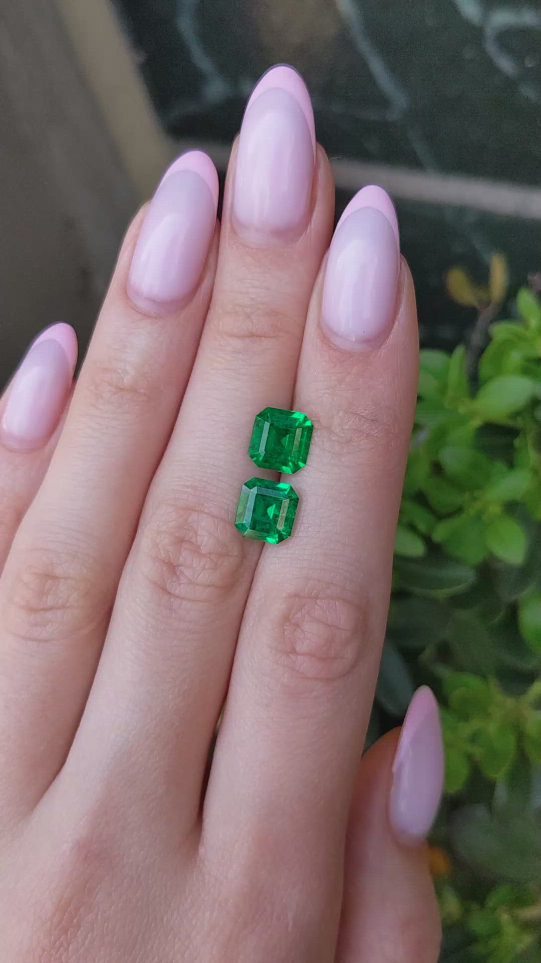 3.89&nbsp;Ct.Tw.Total Carat Weight Emerald Pair from Zambia Size Video