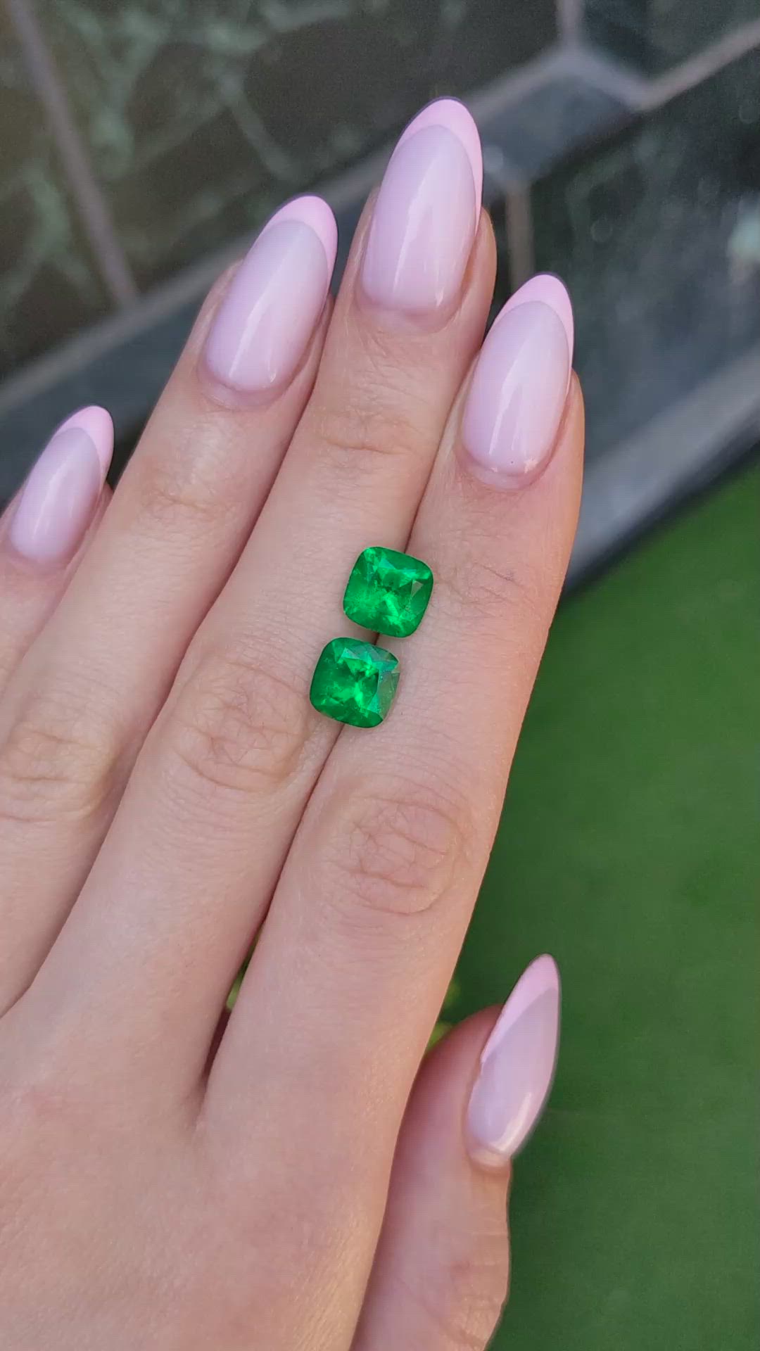4.03&nbsp;Ct.Tw.Total Carat Weight Emerald Pair from Colombia - Muzo Size Video