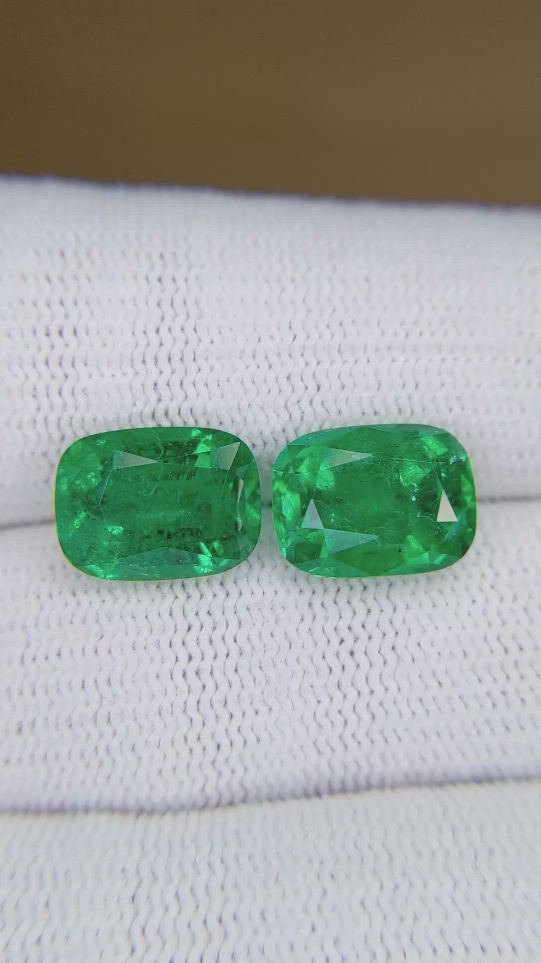 7.16&nbsp;Ct.Tw.Total Carat Weight Emerald Pair from Zambia Size Video