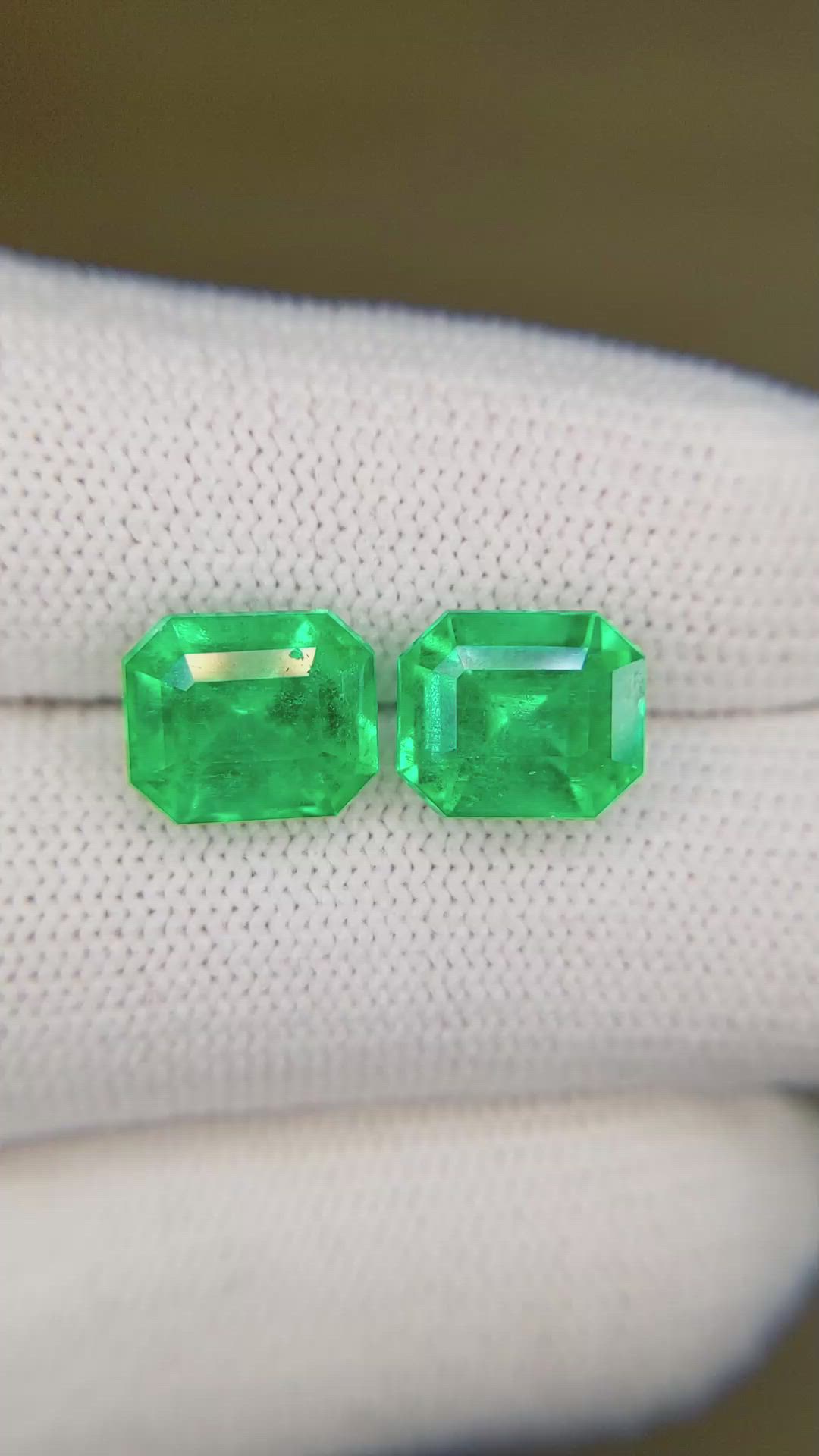 5.66&nbsp;Ct.Tw.Total Carat Weight Emerald Pair from Colombia Size Video