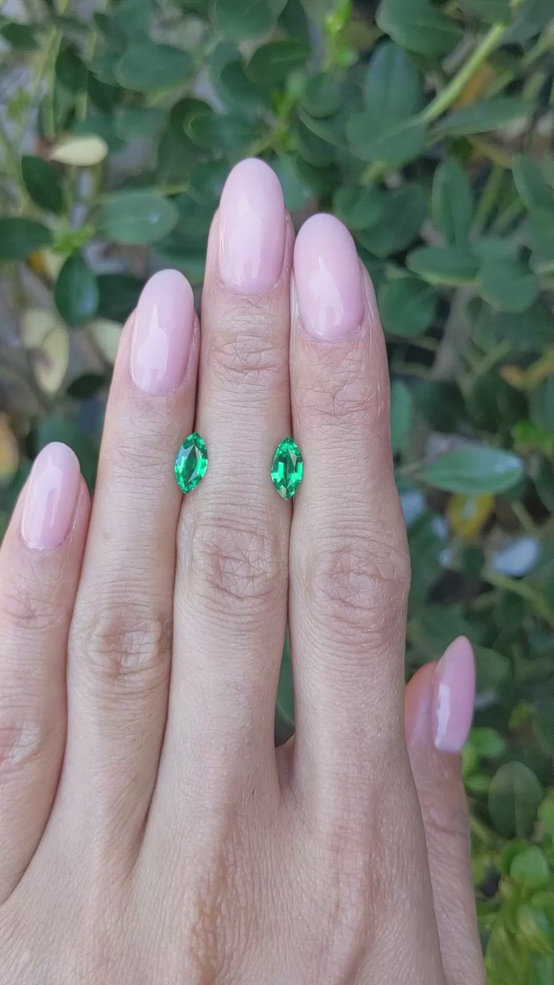 1.18&nbsp;Ct.Tw.Total Carat Weight Emerald Pair from Zambia Size Video