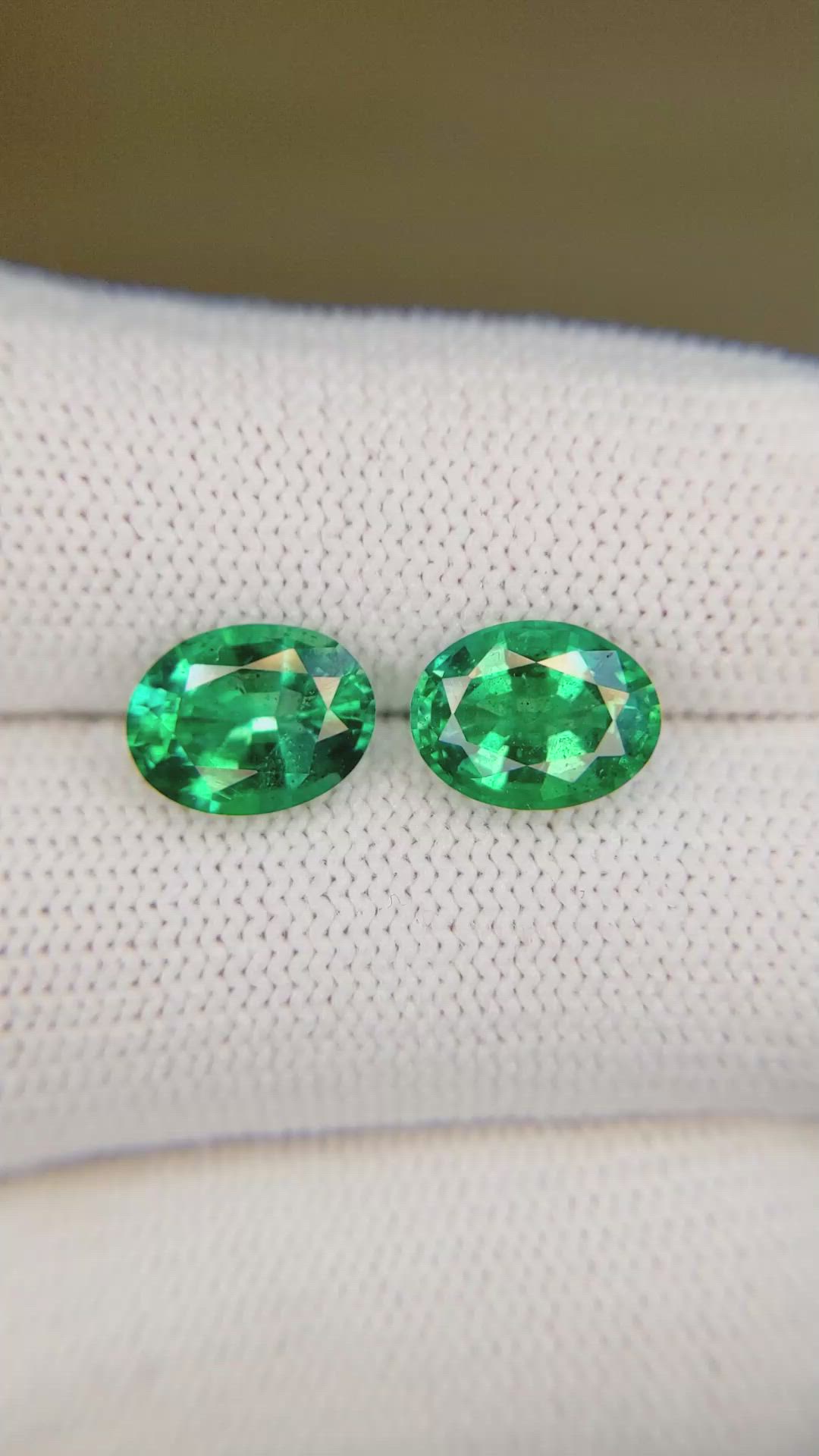3.26&nbsp;Ct.Tw.Total Carat Weight Emerald Pair from Zambia Size Video