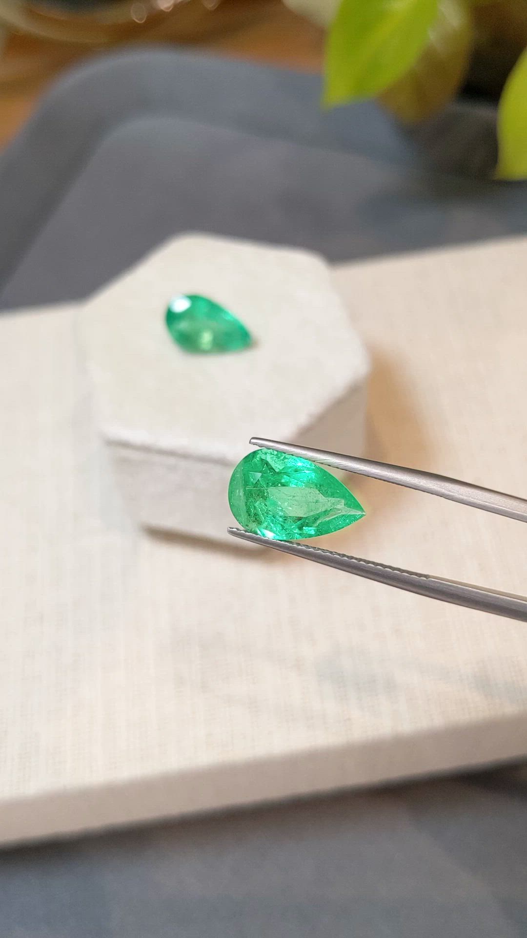 8.53&nbsp;Ct.Tw.Total Carat Weight Emerald Pair from Colombia Size Video
