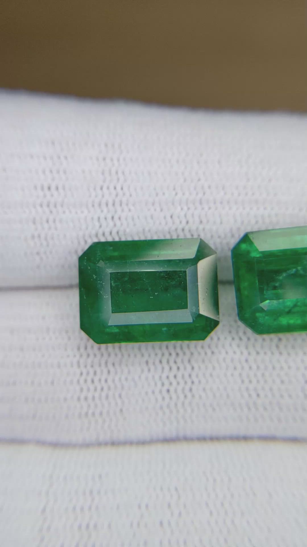 15.62&nbsp;Ct.Tw.Total Carat Weight Emerald Pair from Zambia Size Video