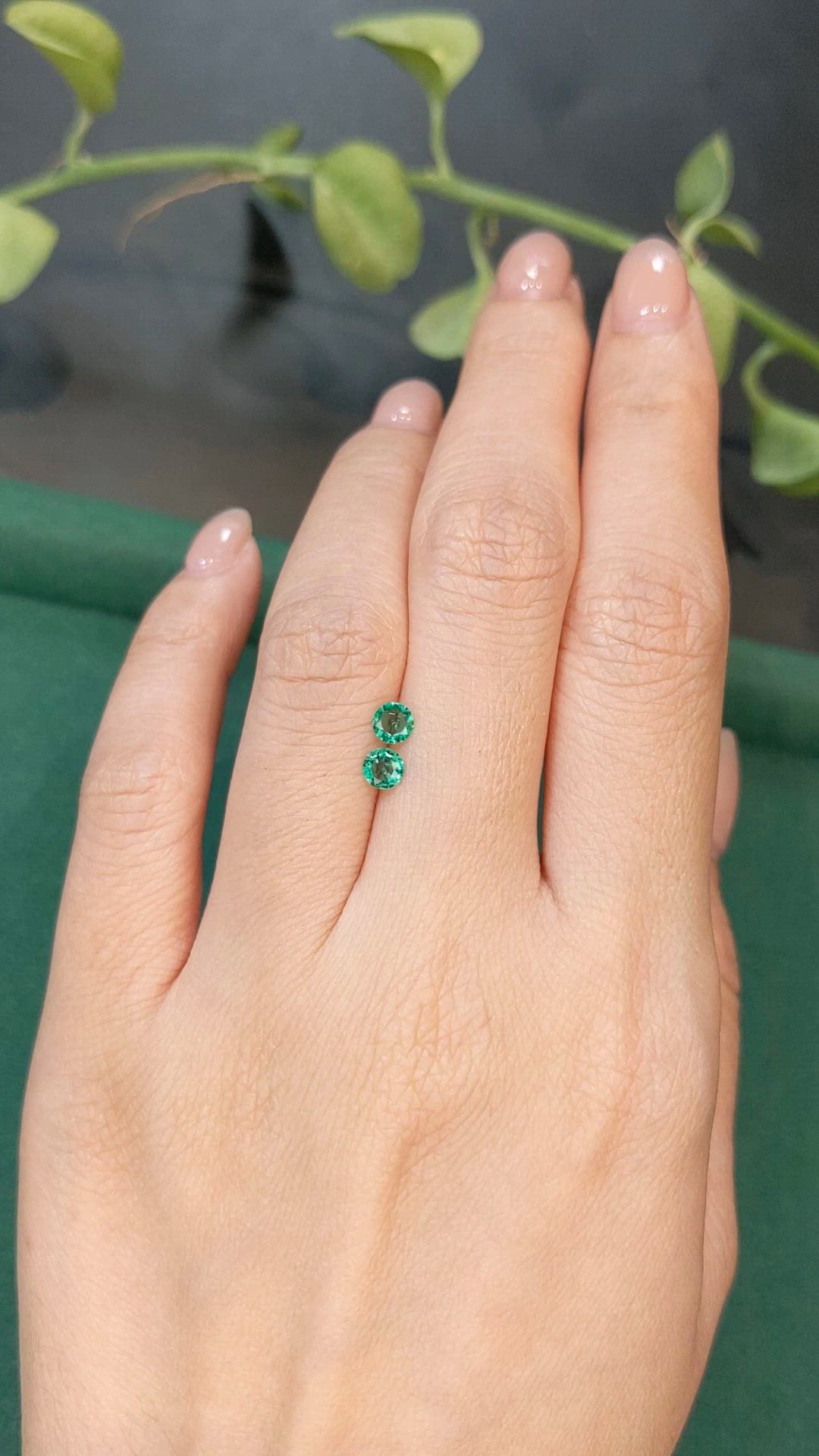 0.38&nbsp;Ct.Tw.Total Carat Weight Emerald Pair from Zambia Size Video