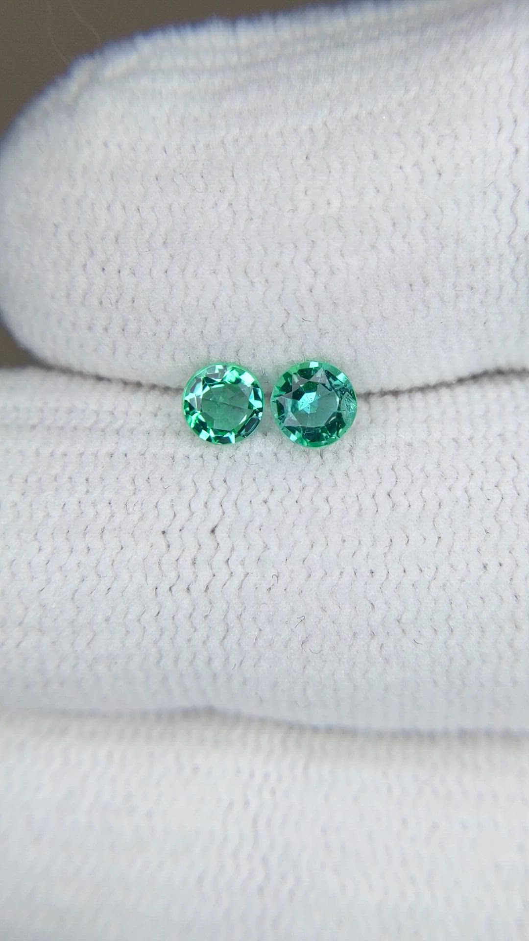 0.39 Ct.Tw.Total Carat Weight Emerald Pair from Zambia Size Video