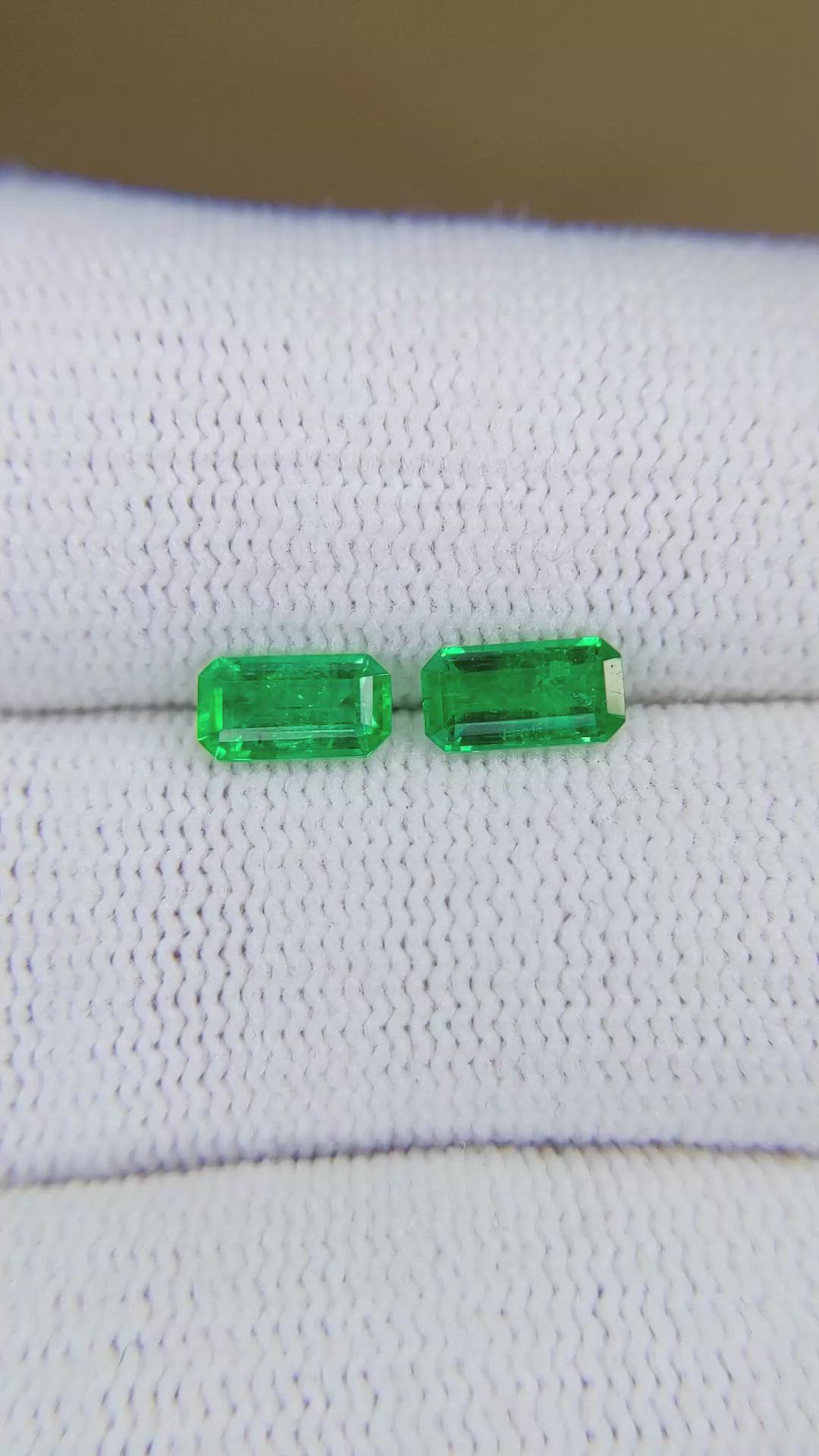 1.05&nbsp;Ct.Tw.Total Carat Weight Emerald Pair from Afghanistan Size Video