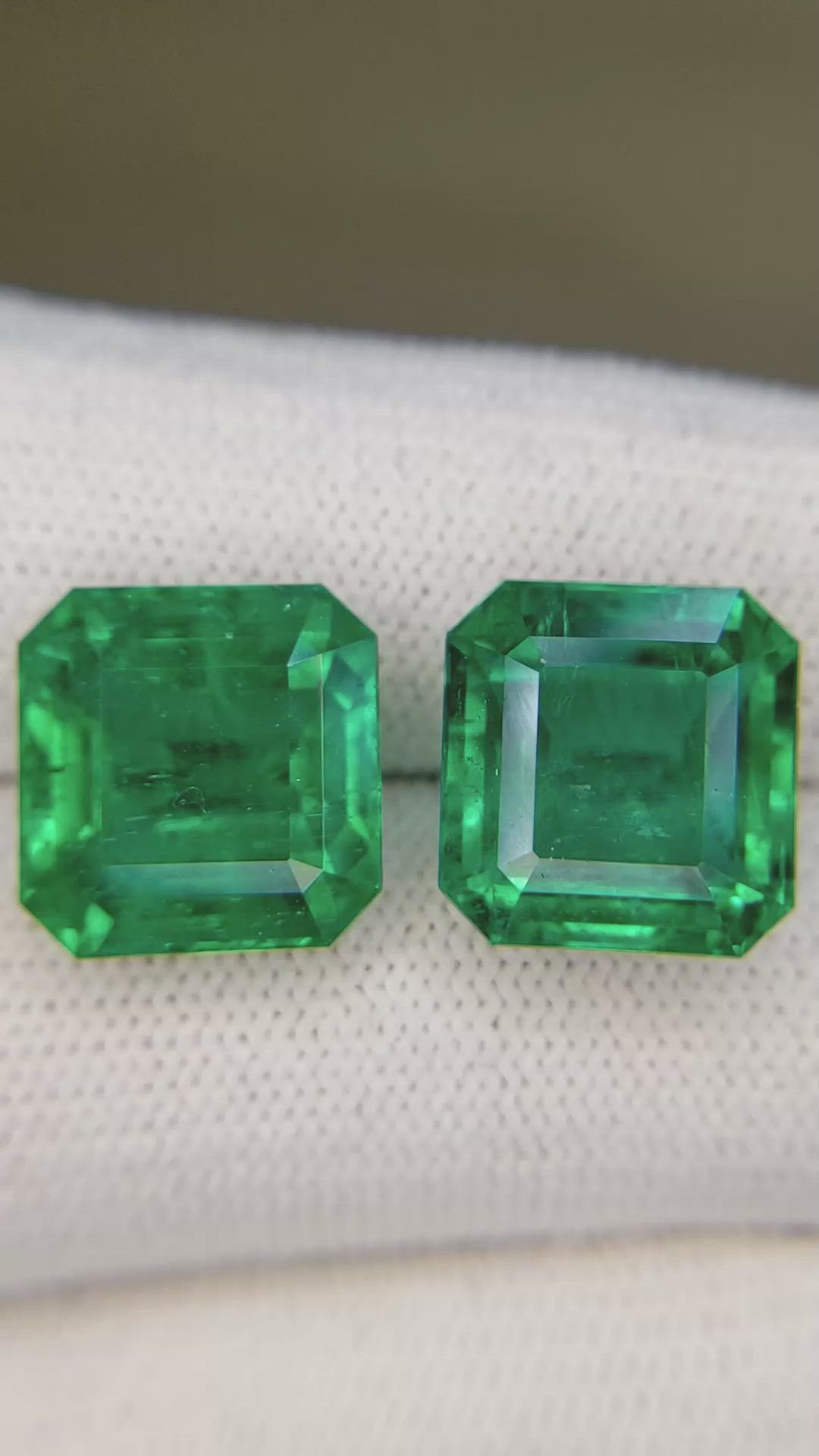 13.24&nbsp;Ct.Tw.Total Carat Weight Emerald Pair from Zambia Size Video
