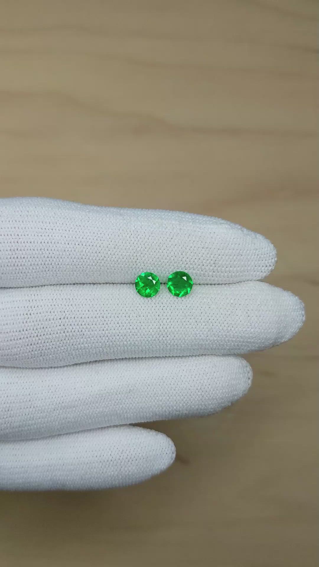 0.73&nbsp;Ct.Tw.Total Carat Weight Emerald Pair from Colombia Size Video