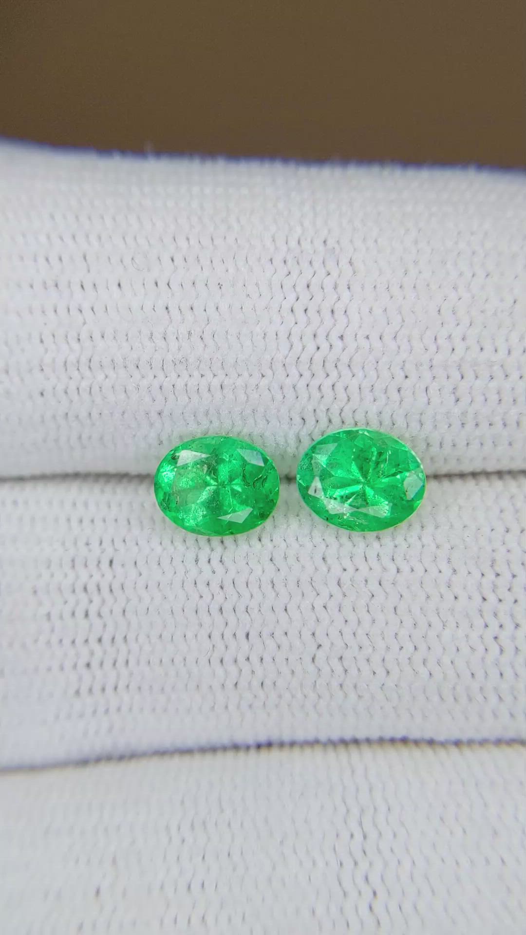 1.69&nbsp;Ct.Tw.Total Carat Weight Emerald Pair from Colombia Size Video