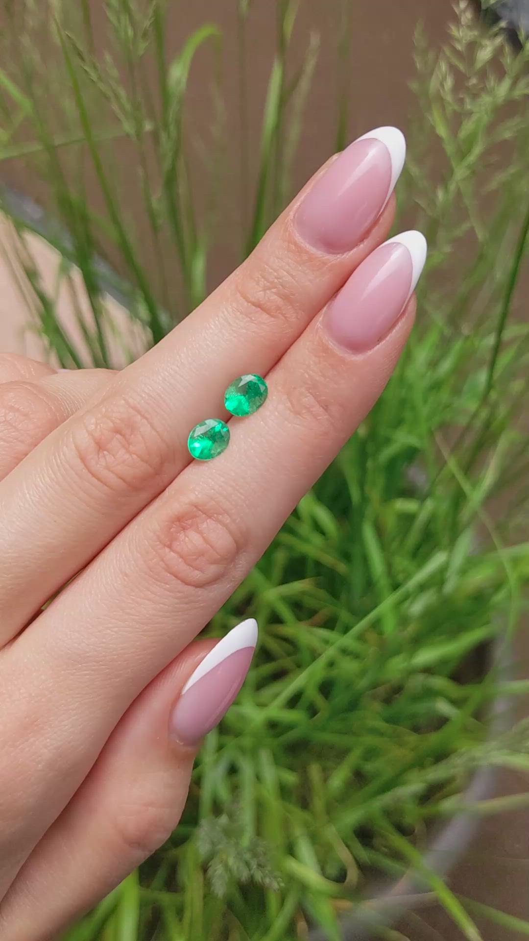 1.69&nbsp;Ct.Tw.Total Carat Weight Emerald Pair from Colombia Size Video
