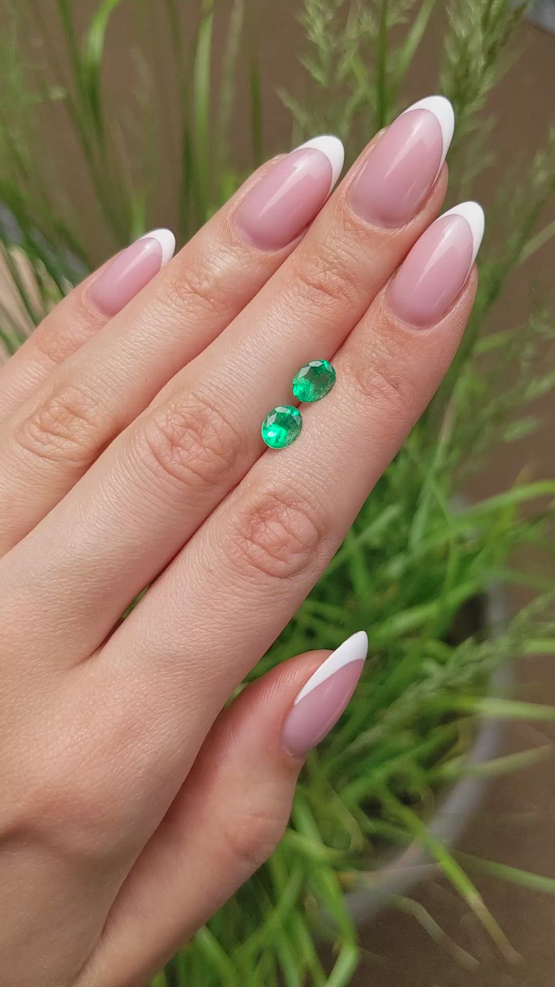 1.69&nbsp;Ct.Tw.Total Carat Weight Emerald Pair from Colombia Size Video