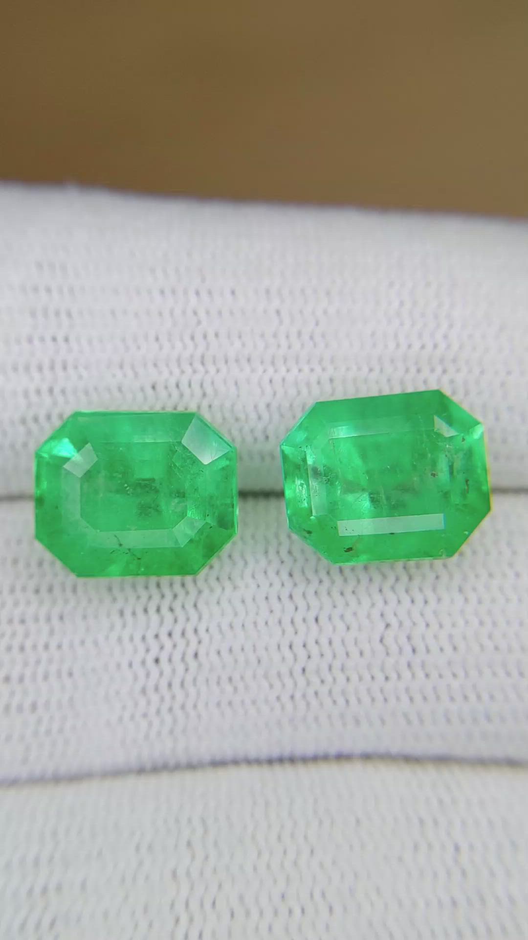 9.86 Ct.Tw.Total Carat Weight Emerald Pair from Colombia Size Video