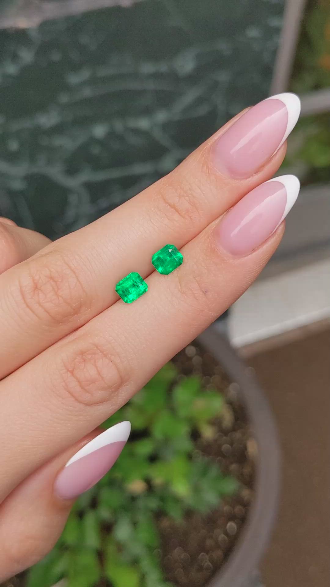 1.59&nbsp;Ct.Tw.Total Carat Weight Emerald Pair from Colombia - Muzo Size Video