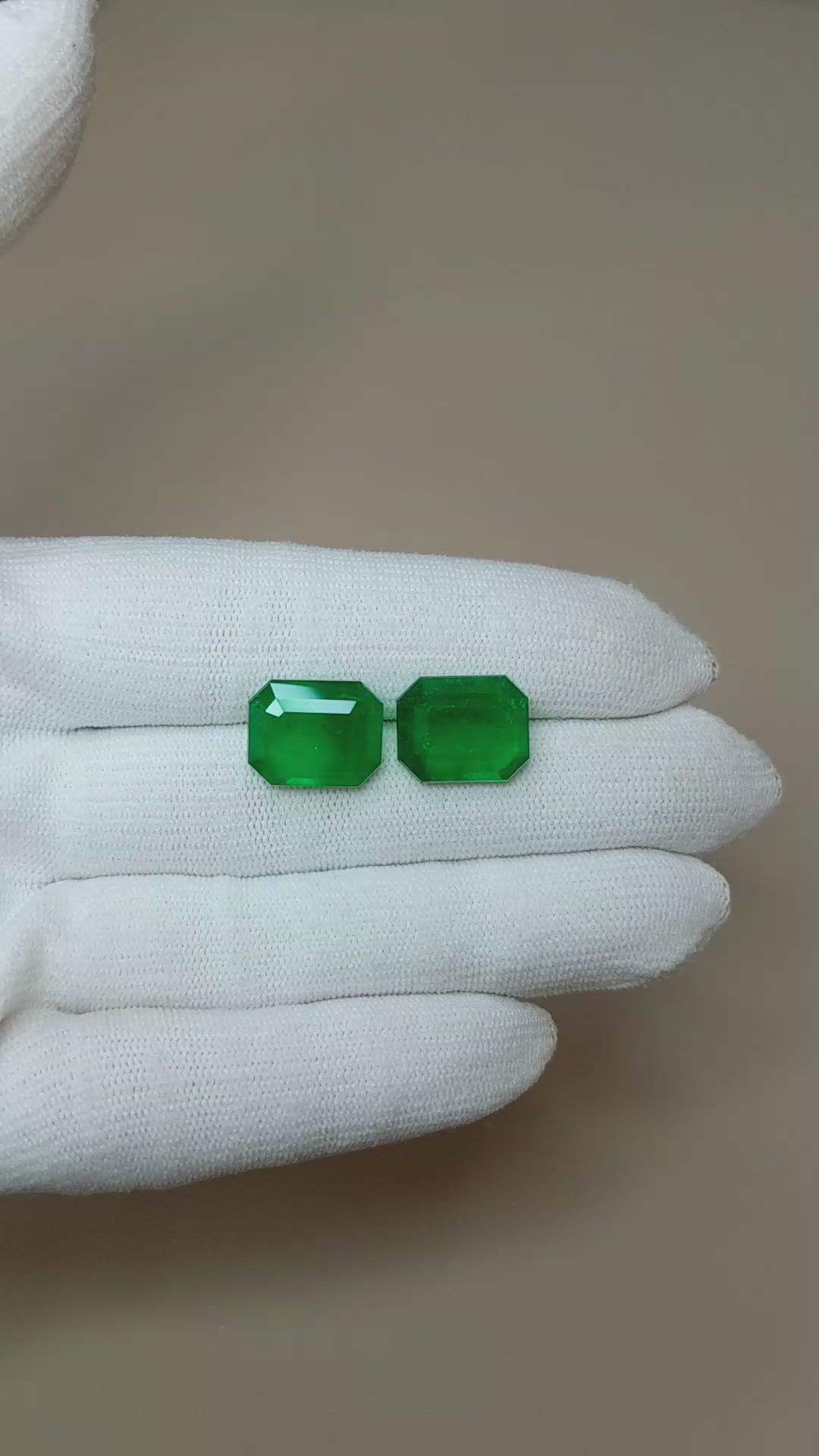 15.41 Ct.Tw.Total Carat Weight Emerald Pair from Colombia Size Video