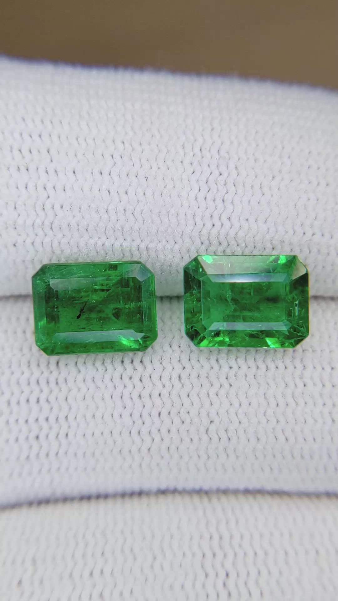 4.94&nbsp;Ct.Tw.Total Carat Weight Emerald Pair from Zambia Size Video