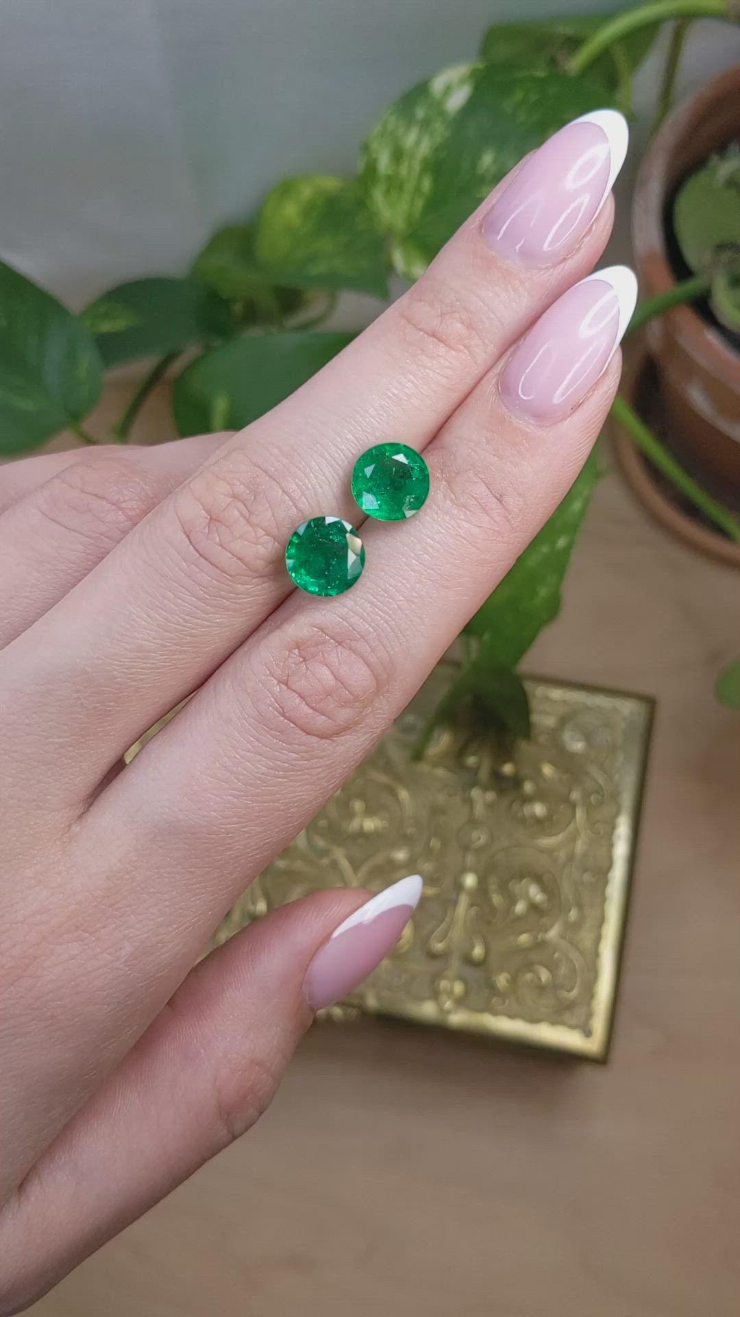 5.06&nbsp;Ct.Tw.Total Carat Weight Emerald Pair from Zambia Size Video