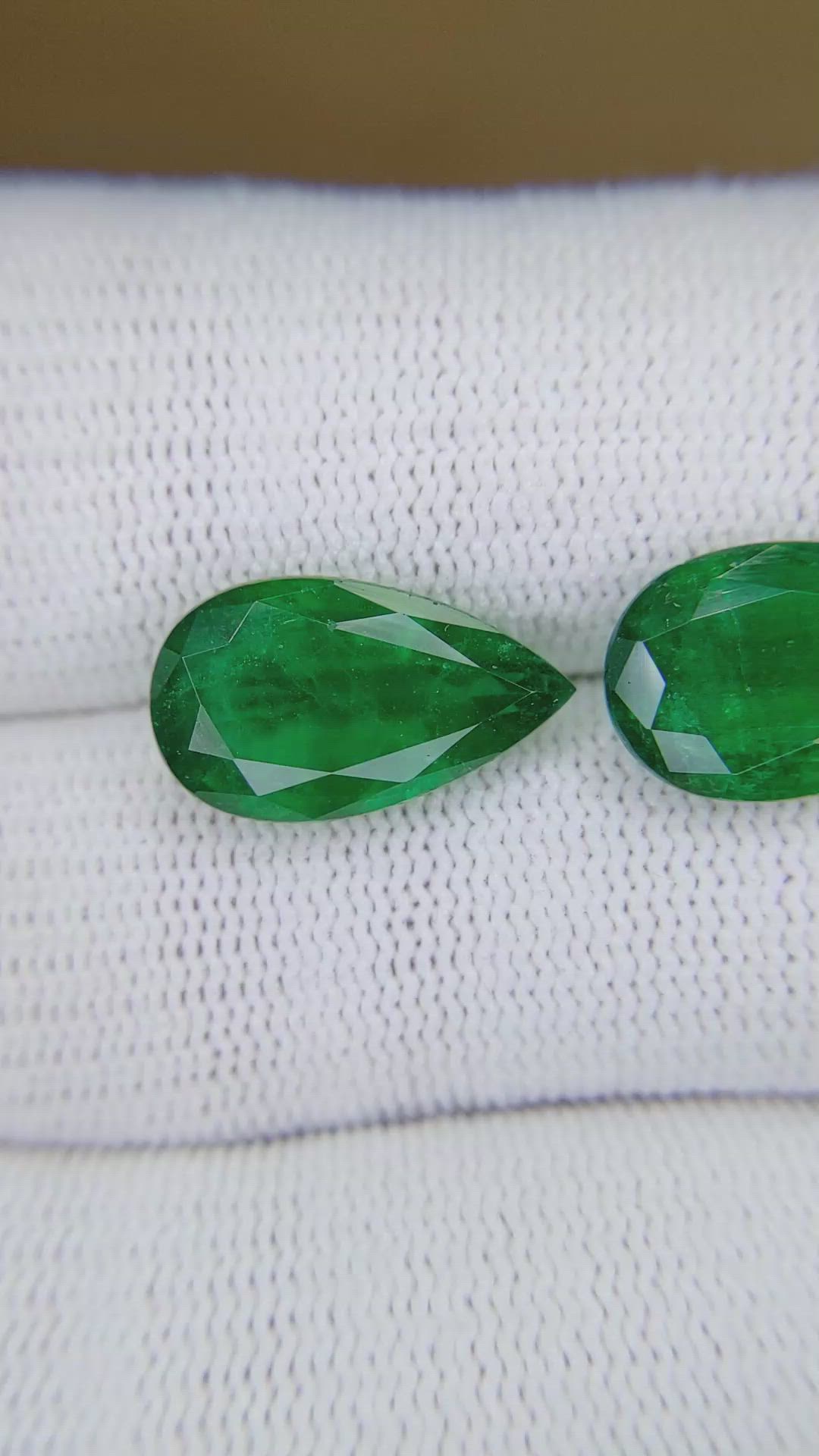 8.96&nbsp;Ct.Tw.Total Carat Weight Emerald Pair from Zambia Size Video