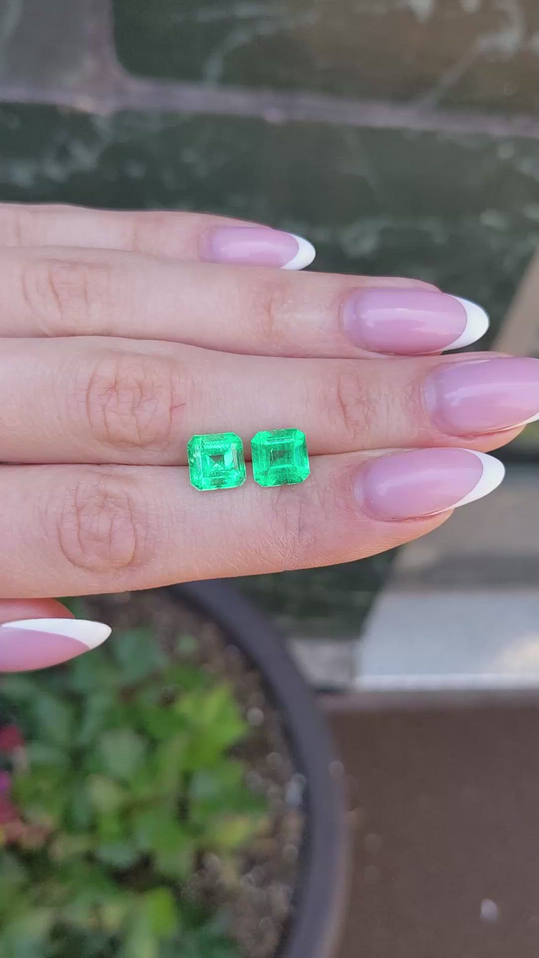 4.51&nbsp;Ct.Tw.Total Carat Weight Emerald Pair from Colombia Size Video