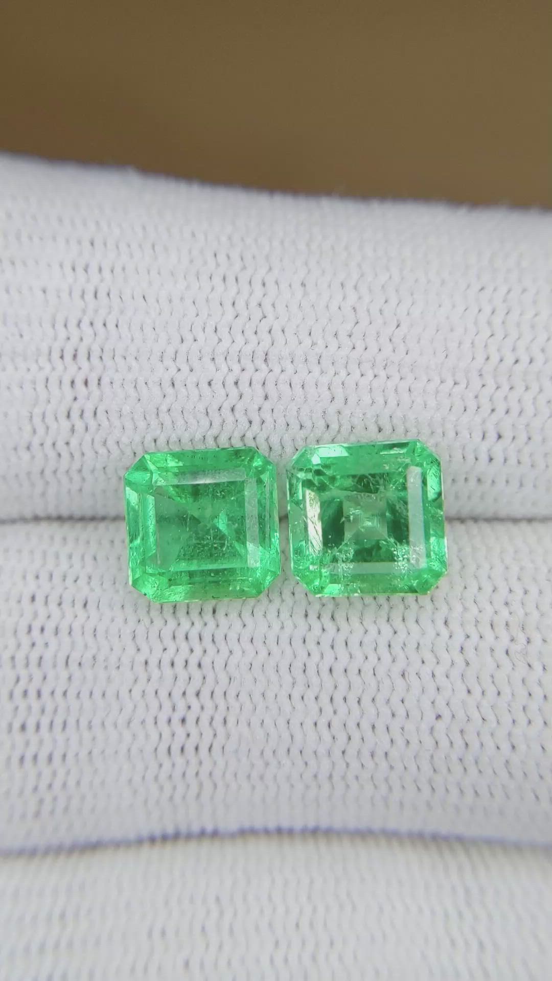 4.51&nbsp;Ct.Tw.Total Carat Weight Emerald Pair from Colombia Size Video