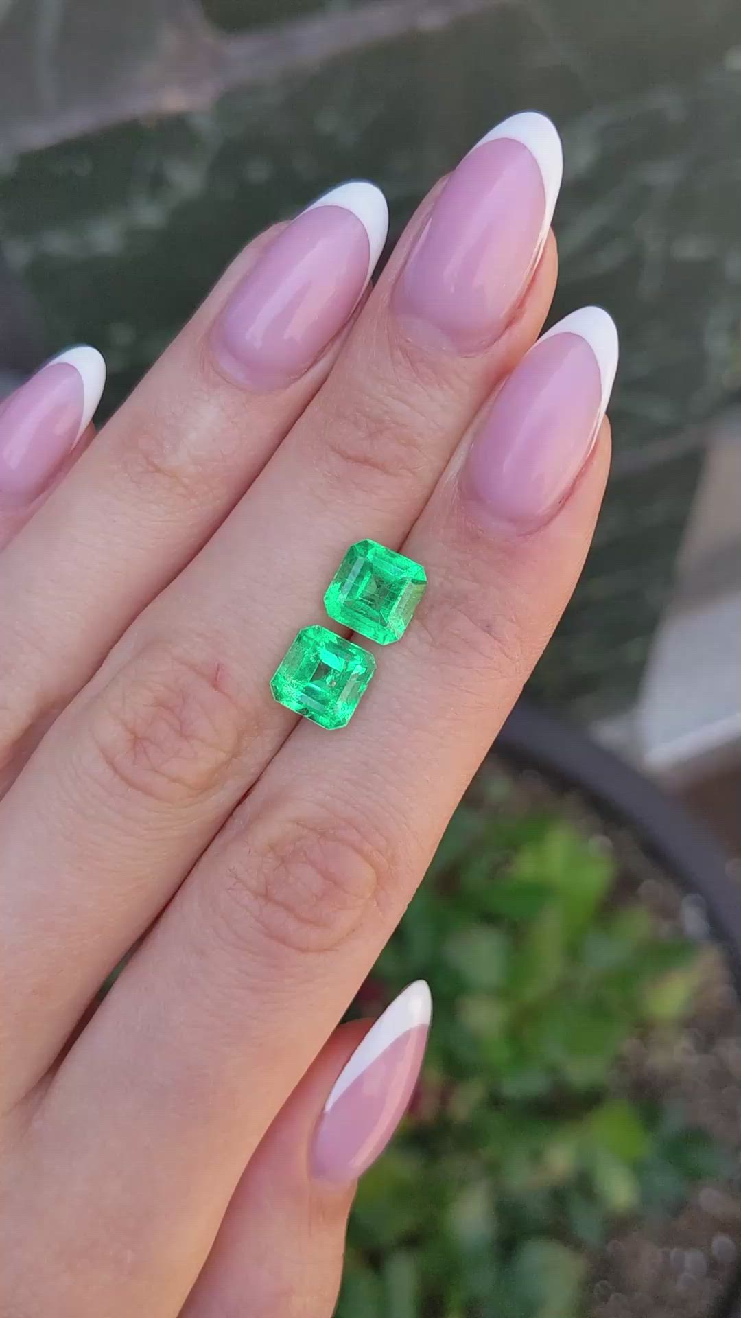 4.51&nbsp;Ct.Tw.Total Carat Weight Emerald Pair from Colombia Size Video