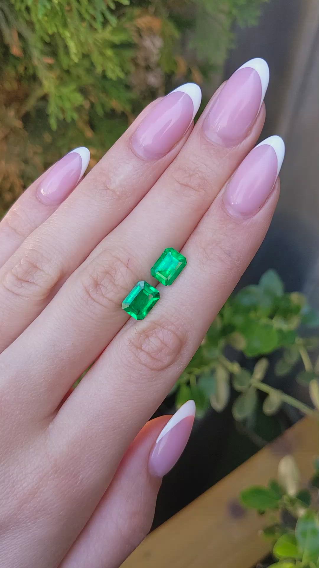 3.47&nbsp;Ct.Tw.Total Carat Weight Emerald Pair from Colombia Size Video