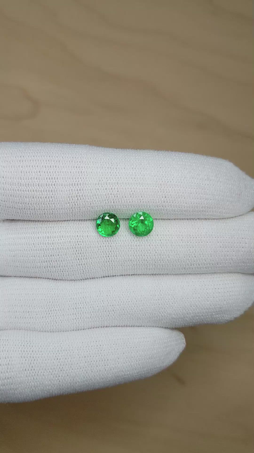 1.98&nbsp;Ct.Tw.Total Carat Weight Emerald Pair from Colombia Size Video