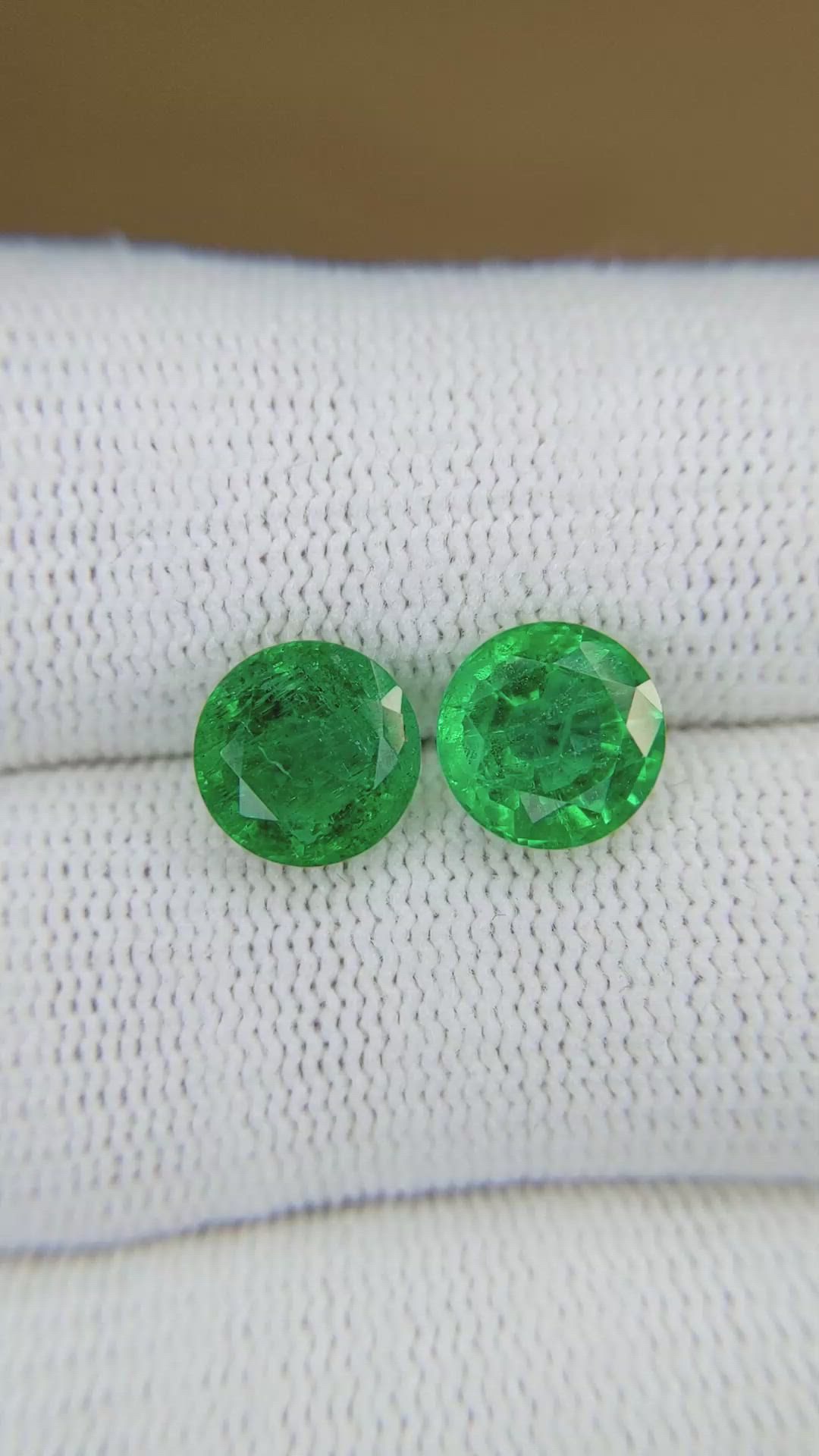 4.18&nbsp;Ct.Tw.Total Carat Weight Emerald Pair from Zambia Size Video