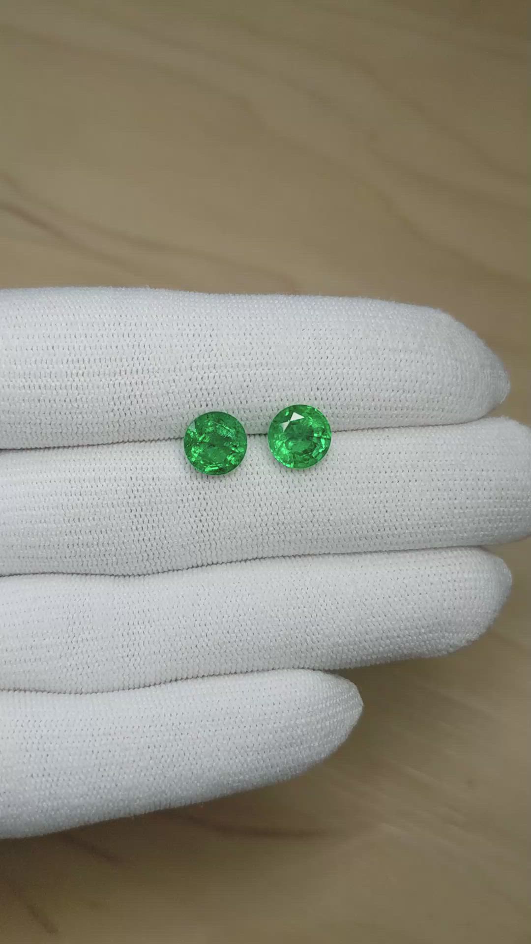 4.18&nbsp;Ct.Tw.Total Carat Weight Emerald Pair from Zambia Size Video