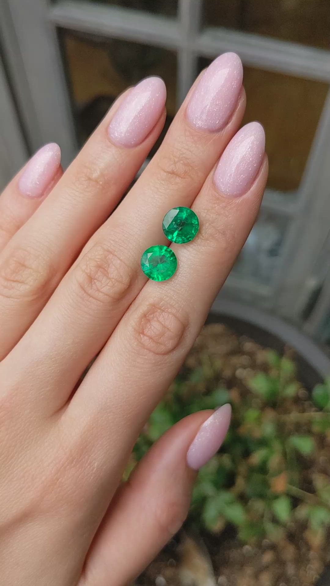 6.10&nbsp;Ct.Tw.Total Carat Weight Emerald Pair from Zambia Size Video