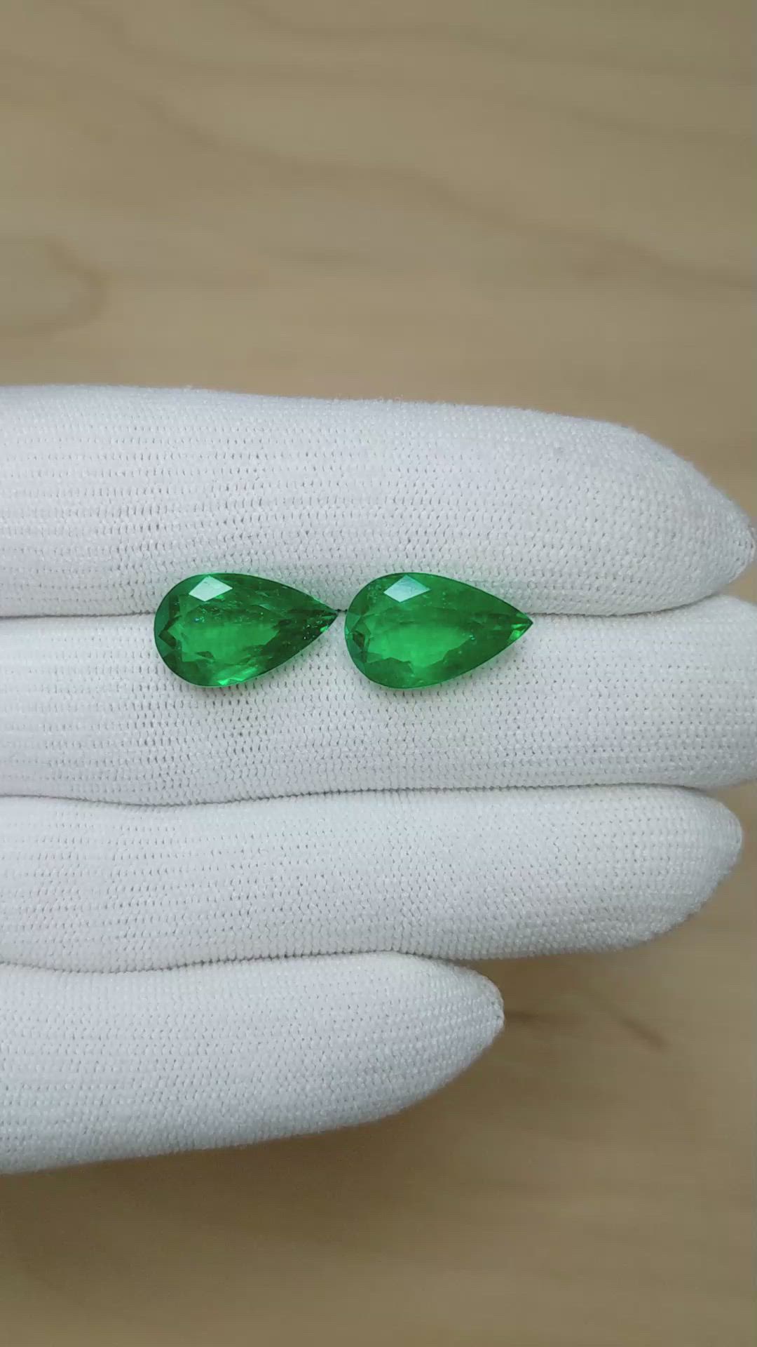 11.70 Ct.Tw.Total Carat Weight Emerald Pair from Colombia - Muzo Size Video