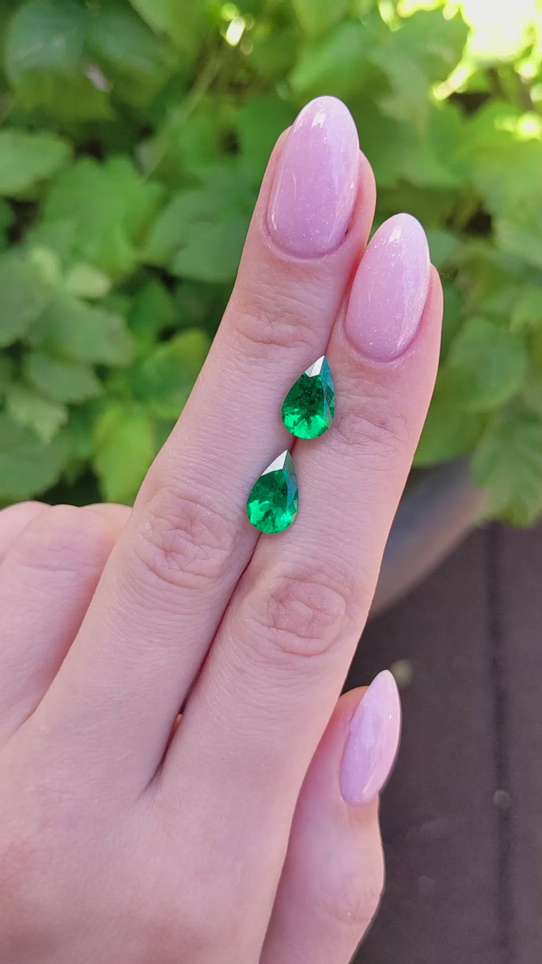 3.48&nbsp;Ct.Tw.Total Carat Weight Emerald Pair from Colombia Size Video