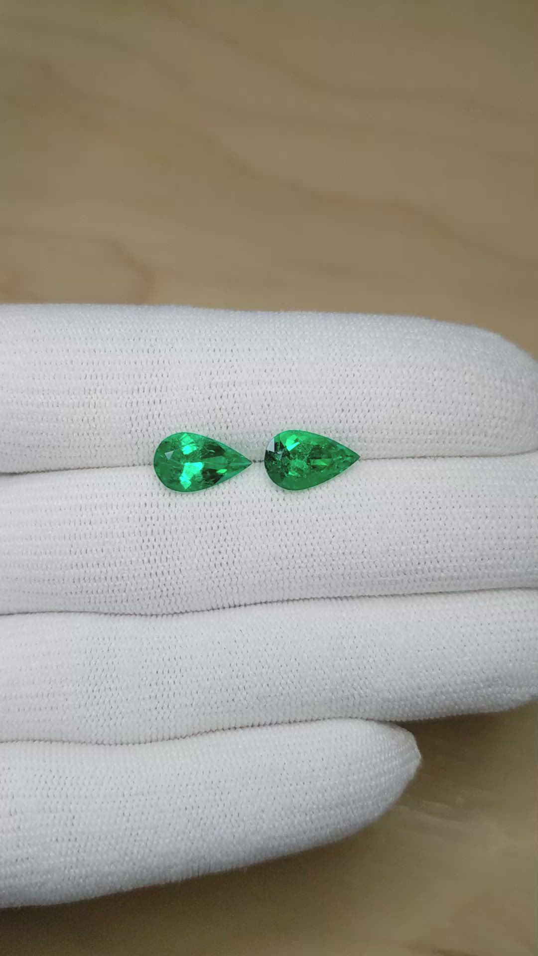 3.48&nbsp;Ct.Tw.Total Carat Weight Emerald Pair from Colombia Size Video