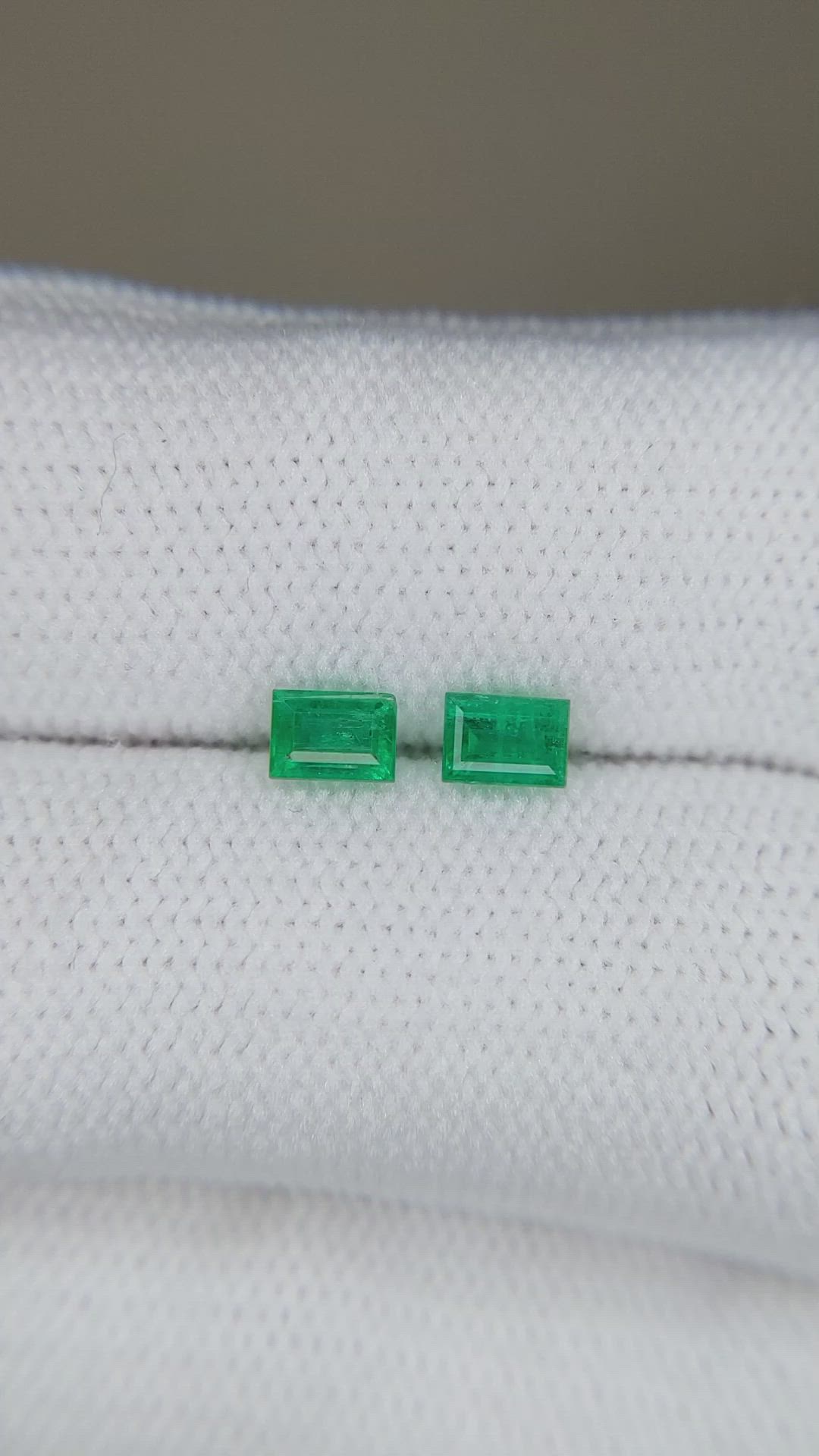 0.54&nbsp;Ct.Tw.Total Carat Weight Emerald Pair from Afghanistan Size Video