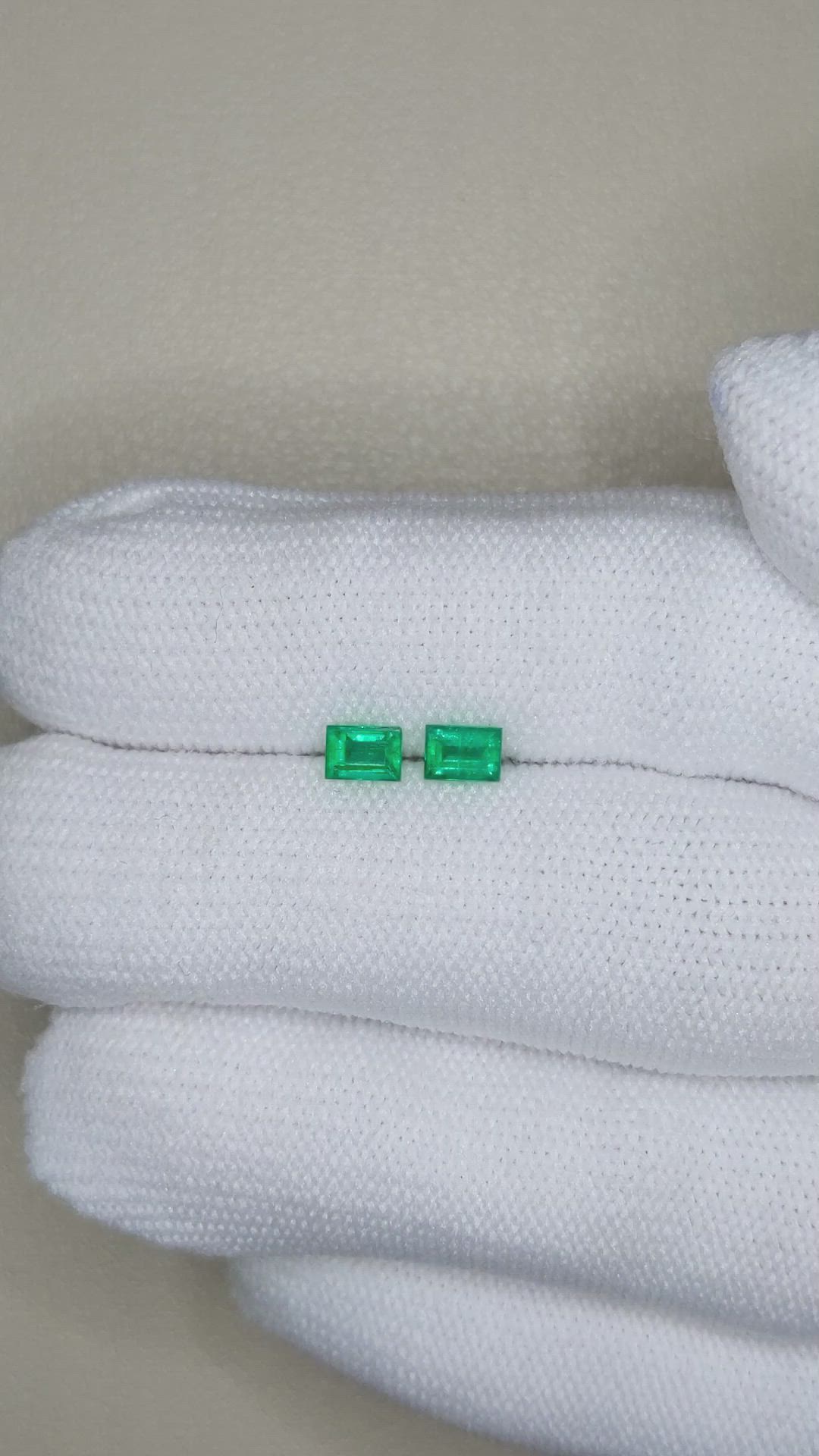 0.54&nbsp;Ct.Tw.Total Carat Weight Emerald Pair from Afghanistan Size Video