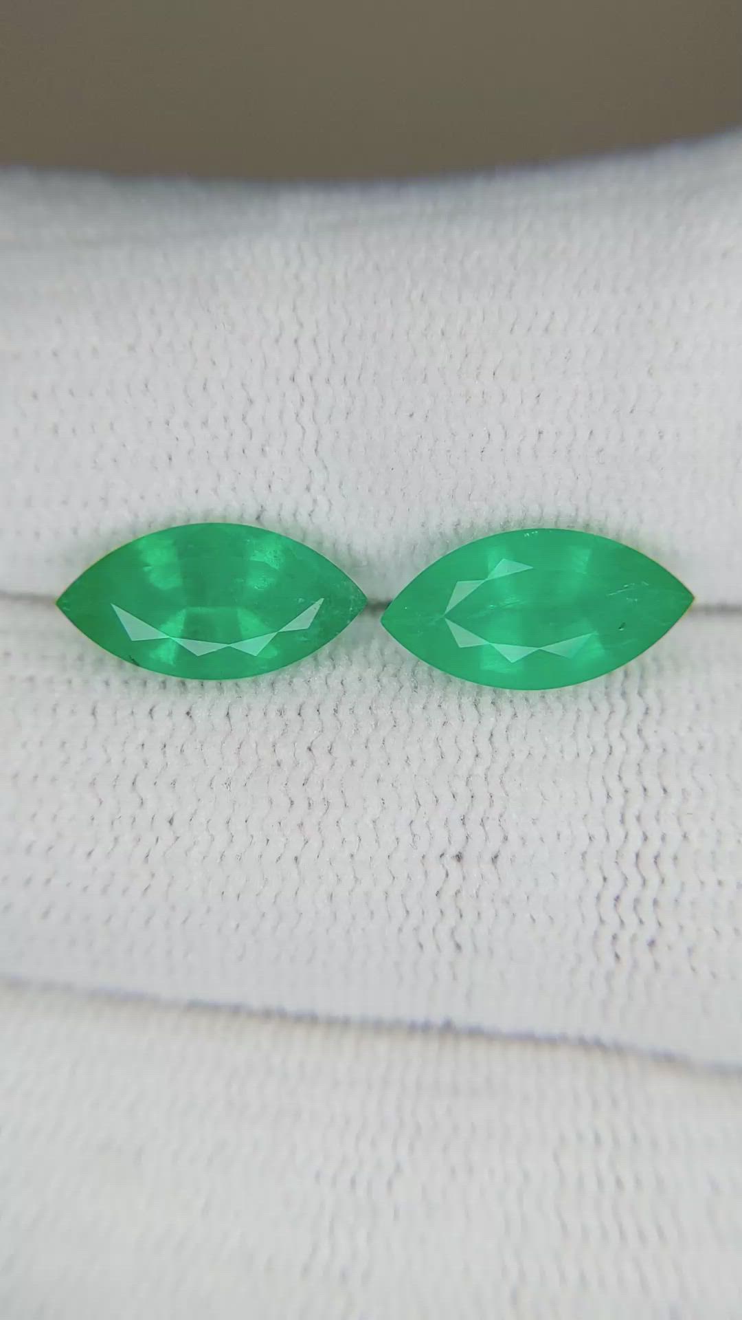 3.57&nbsp;Ct.Tw.Total Carat Weight Emerald Pair from Zambia Size Video